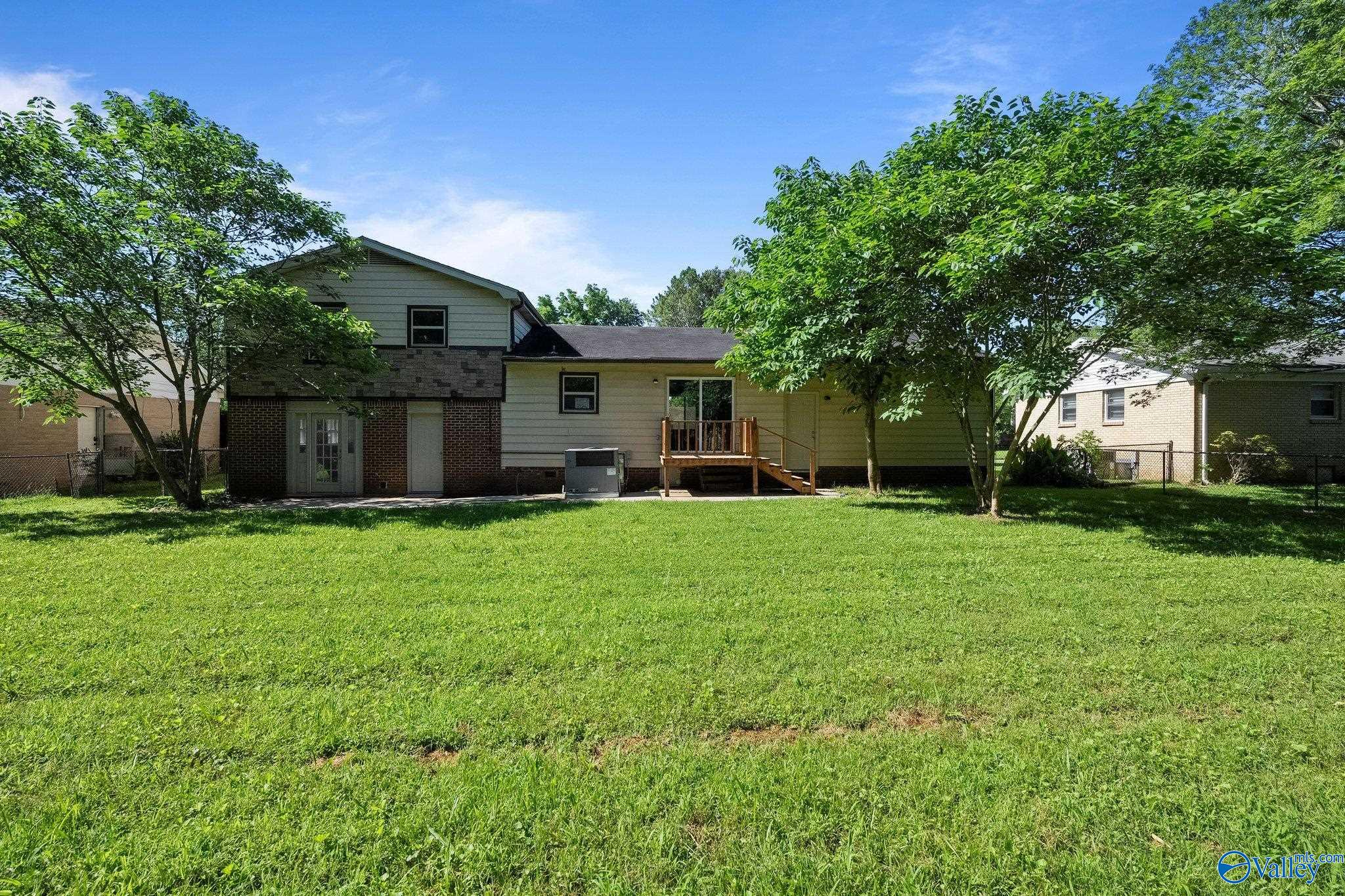 5013 Lori Circle NW