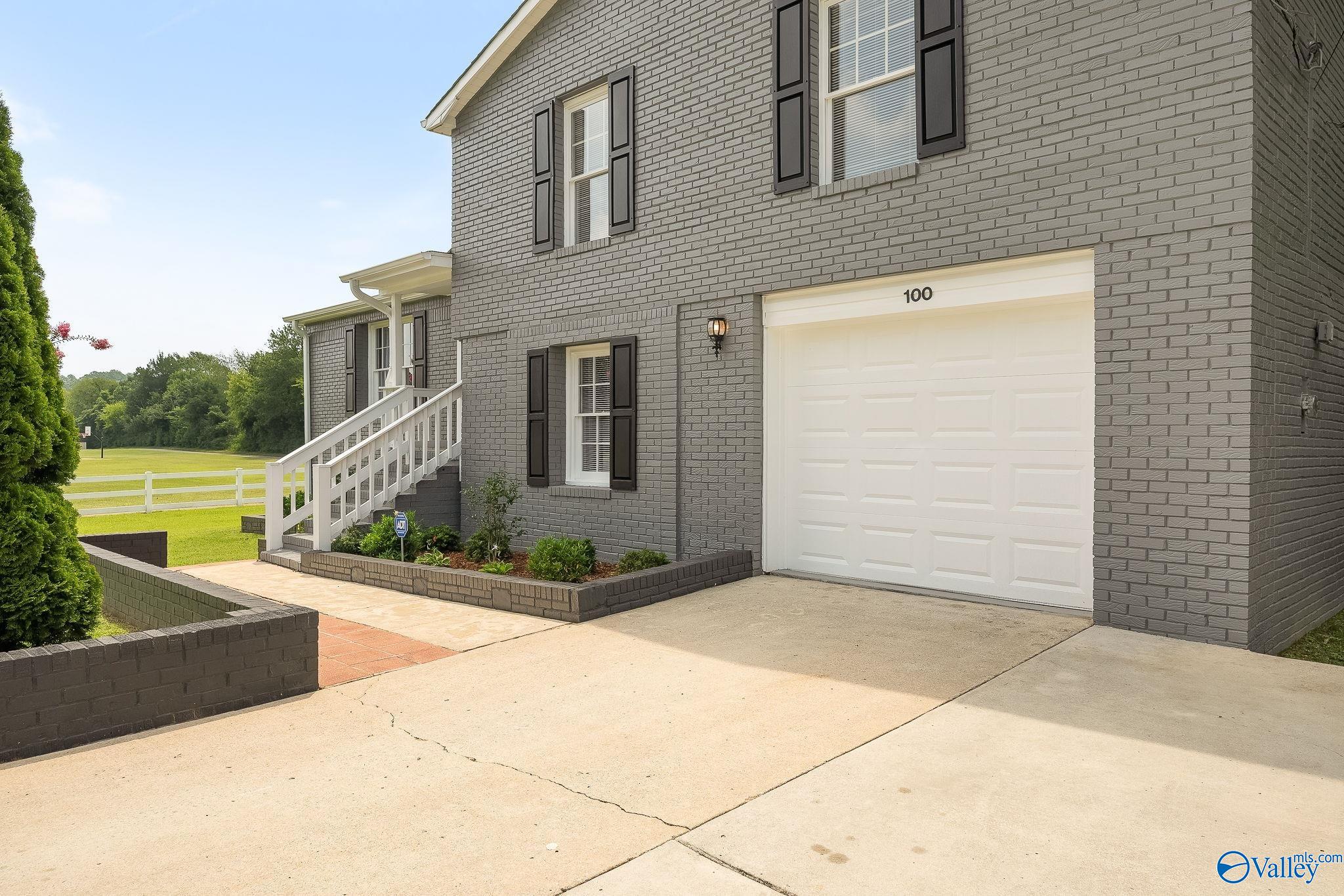 100 Roema Drive