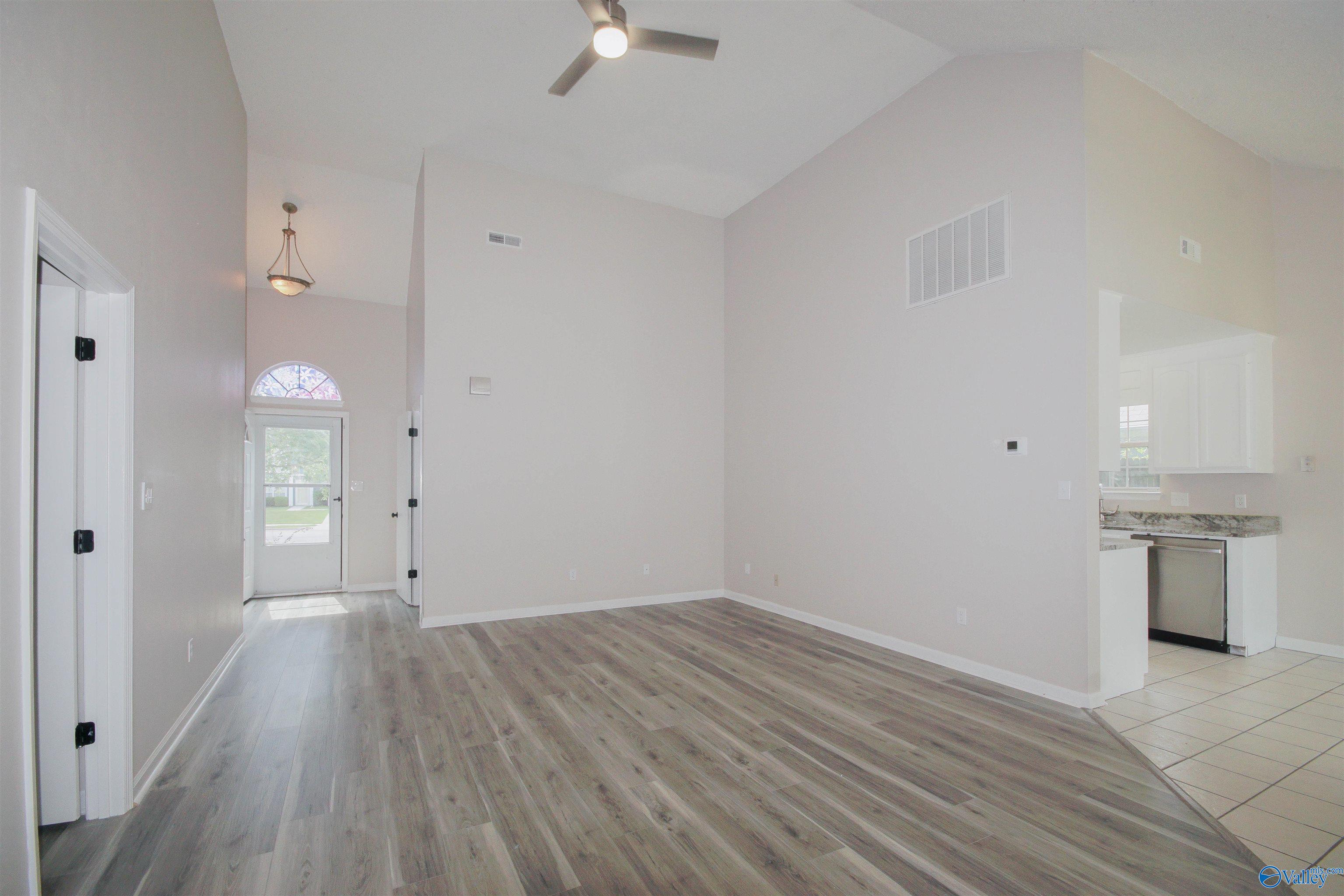 213 Brush Creek Drive SW