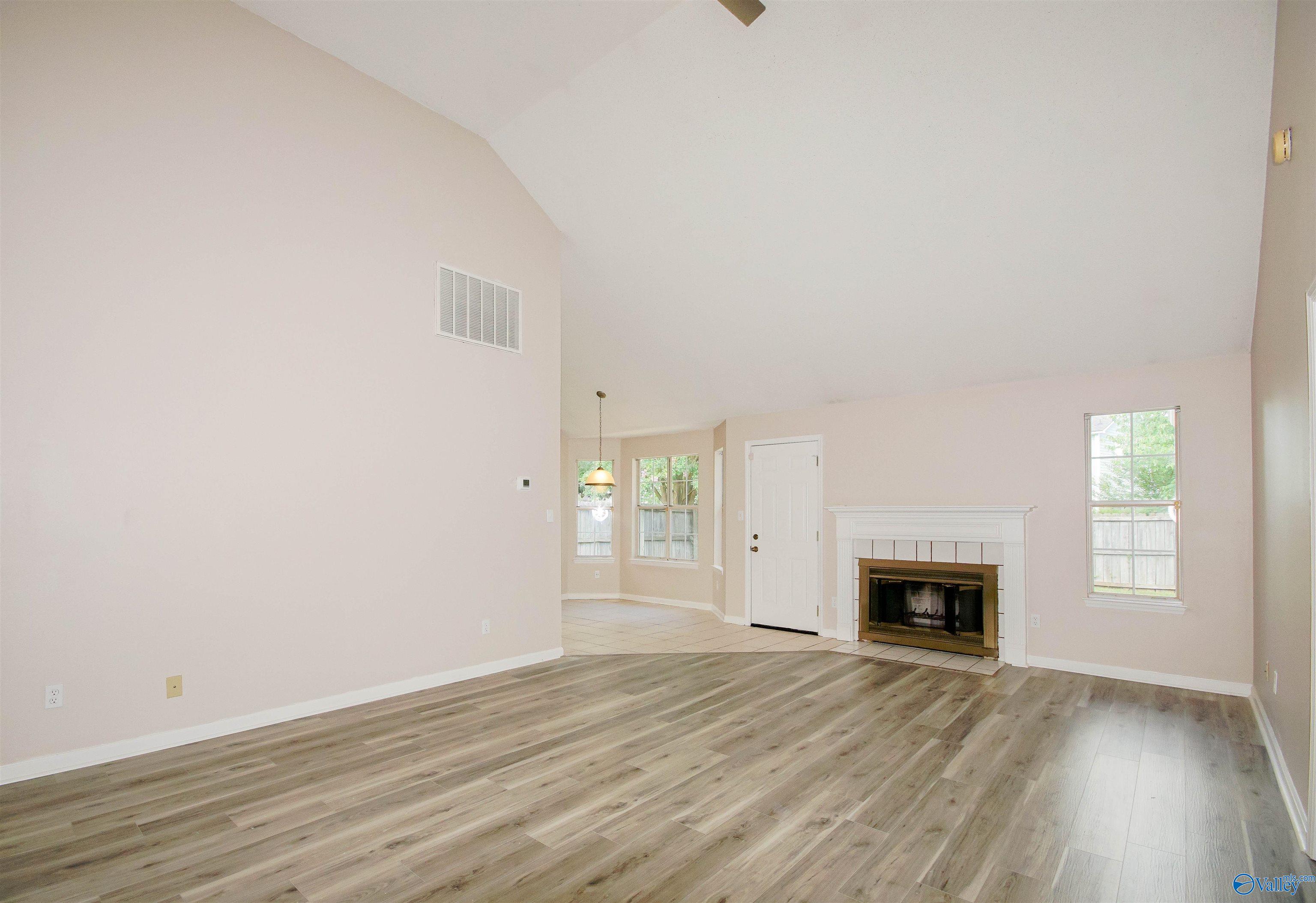 213 Brush Creek Drive SW