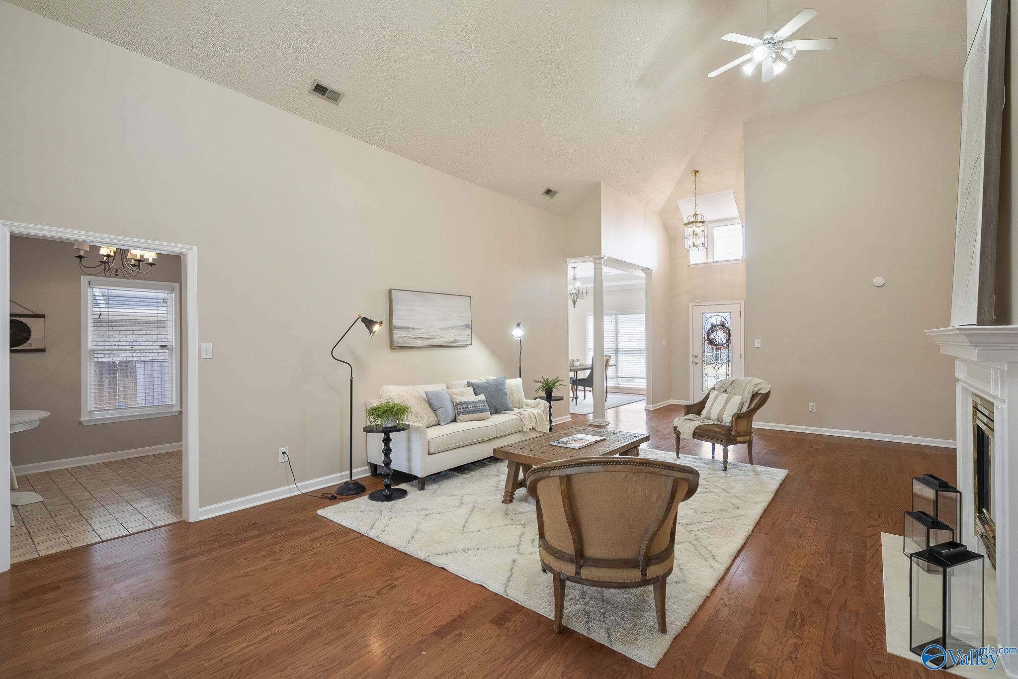 2216 Yorkshire Se
