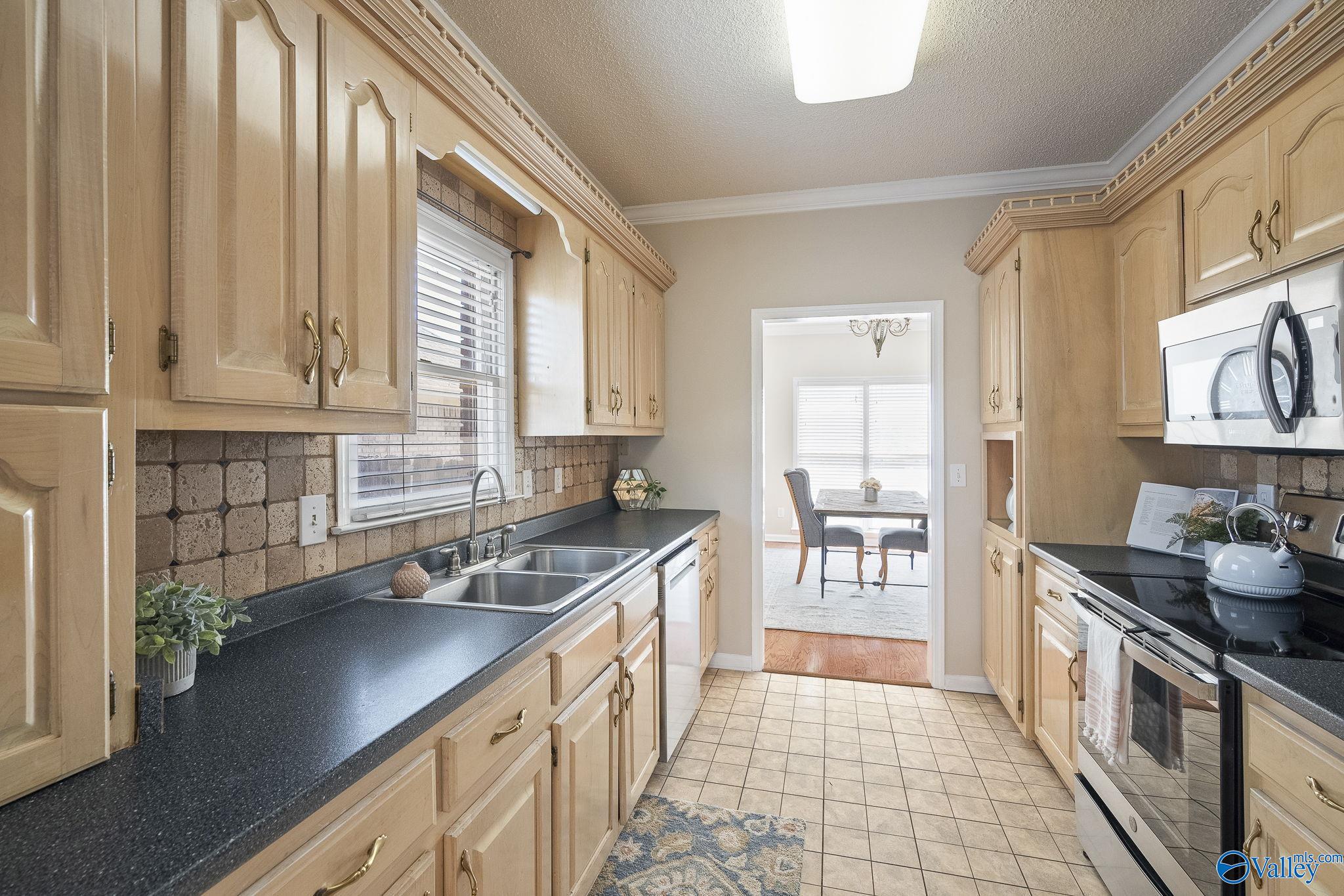 2216 Yorkshire Se