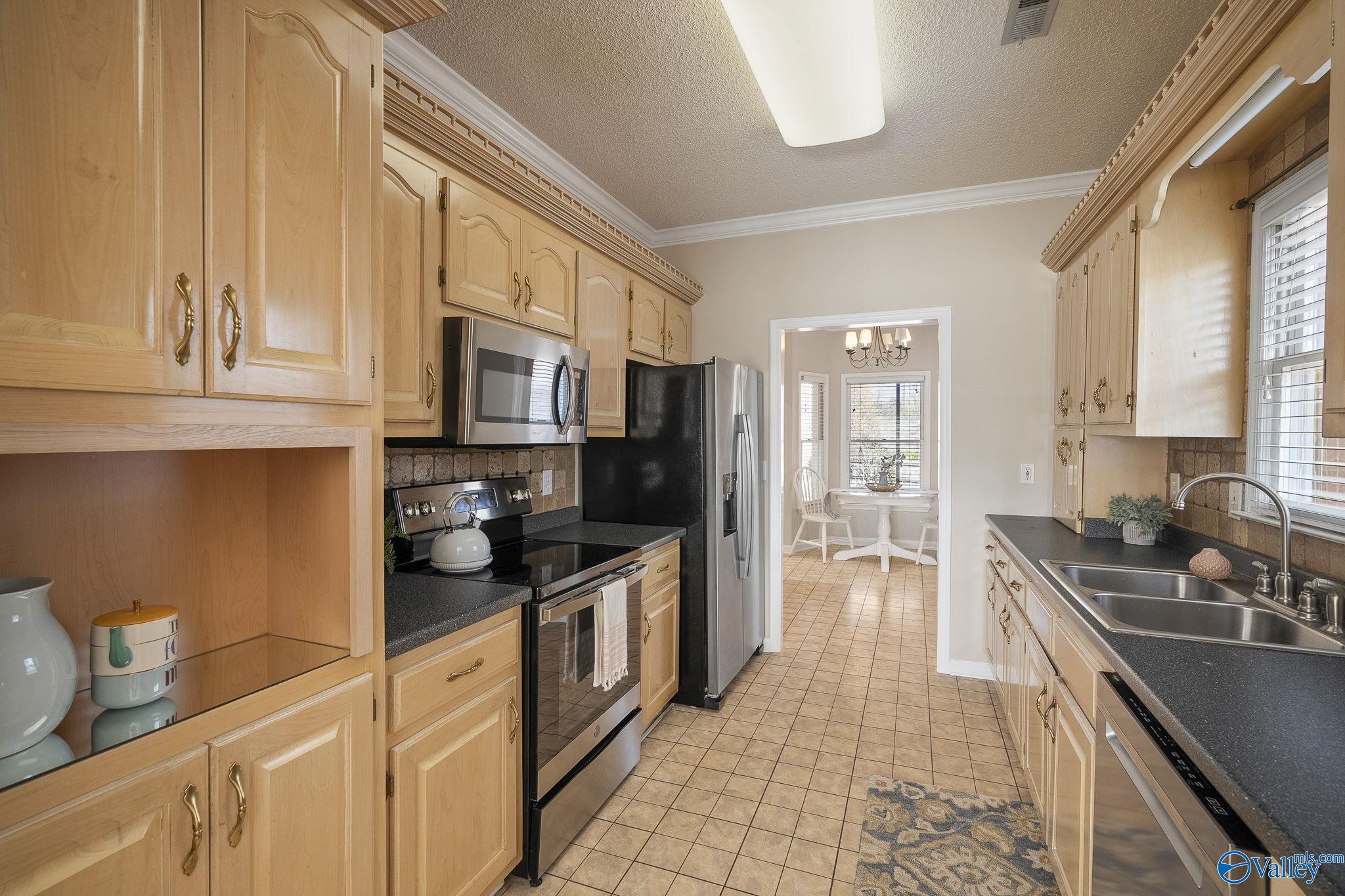 2216 Yorkshire Se