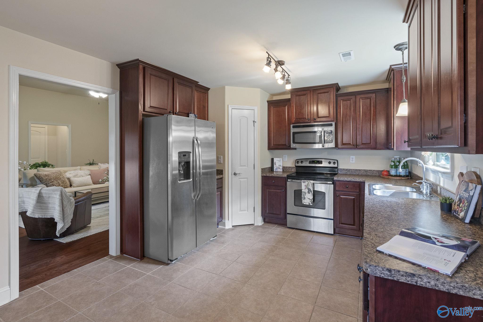 106 Kings Cove Circle