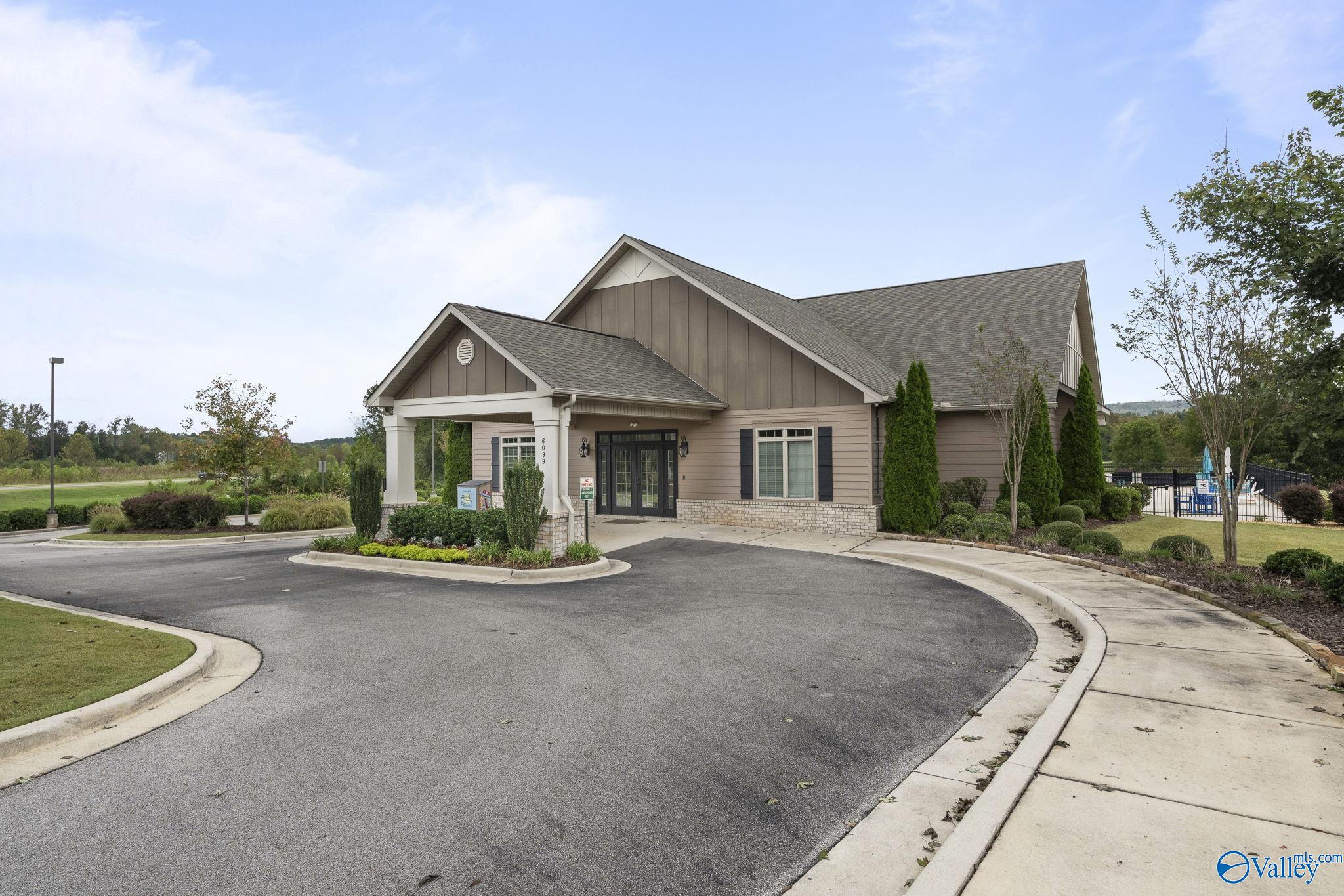 6212 Pembrook Pond Place