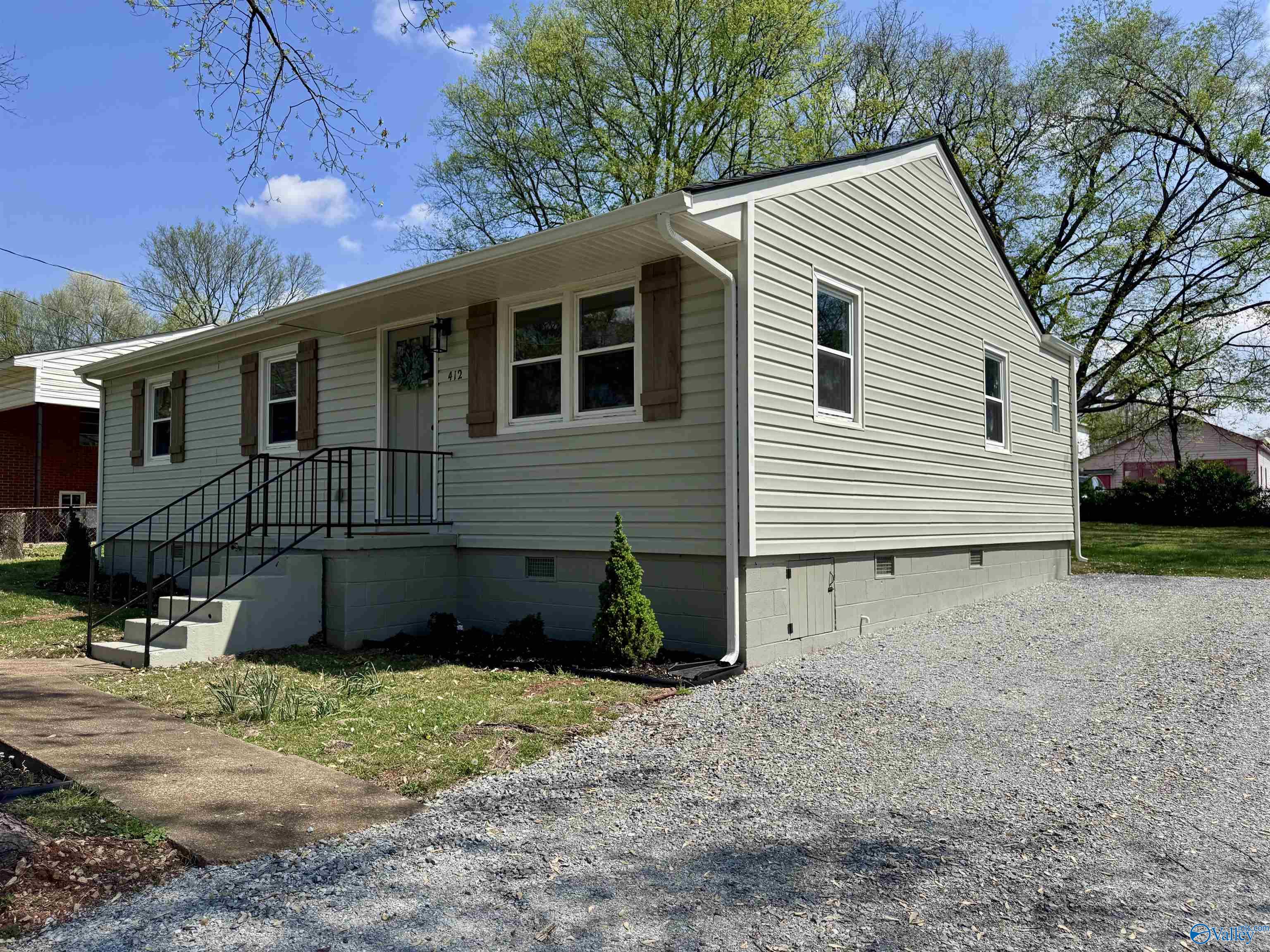 412 Greenacres Drive