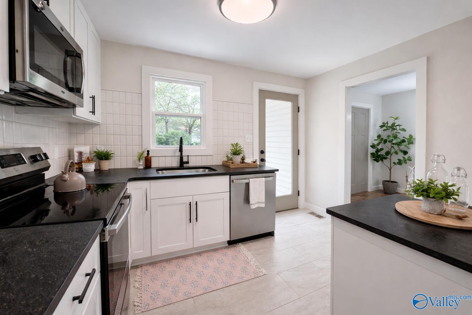 412 Greenacres Drive