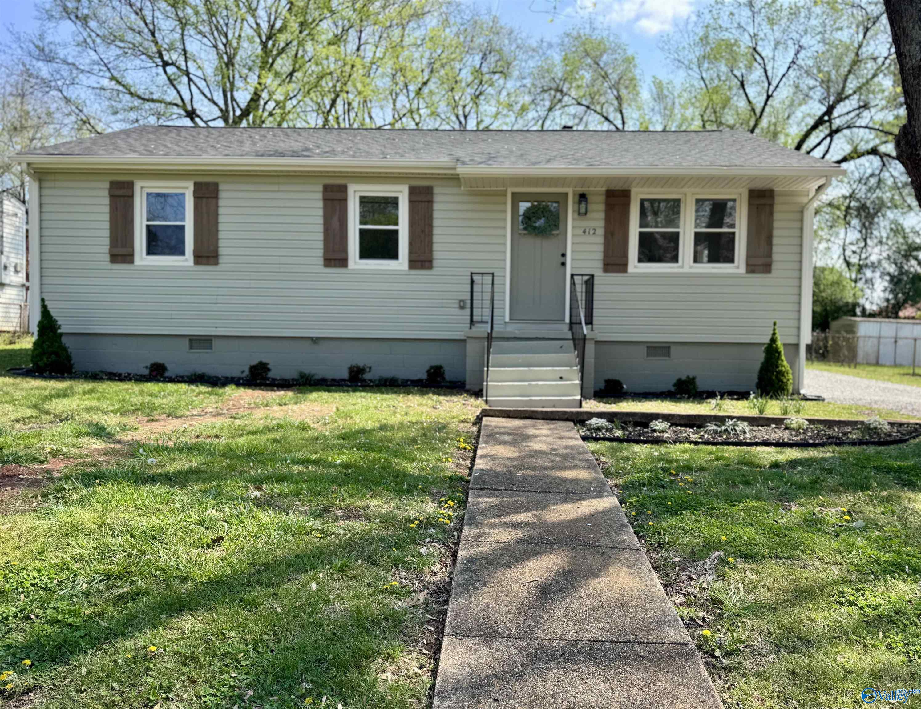 412 Greenacres Drive