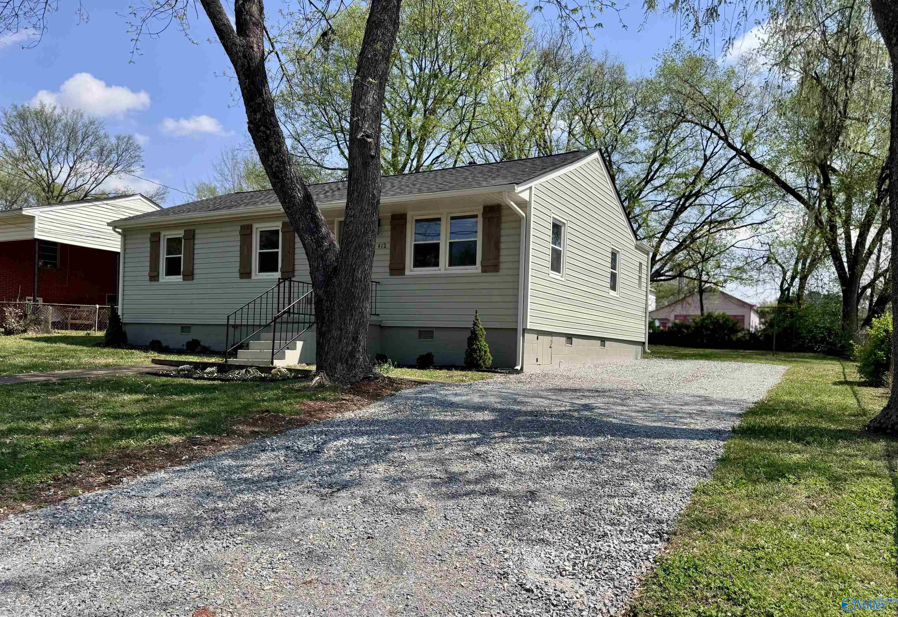 412 Greenacres Drive