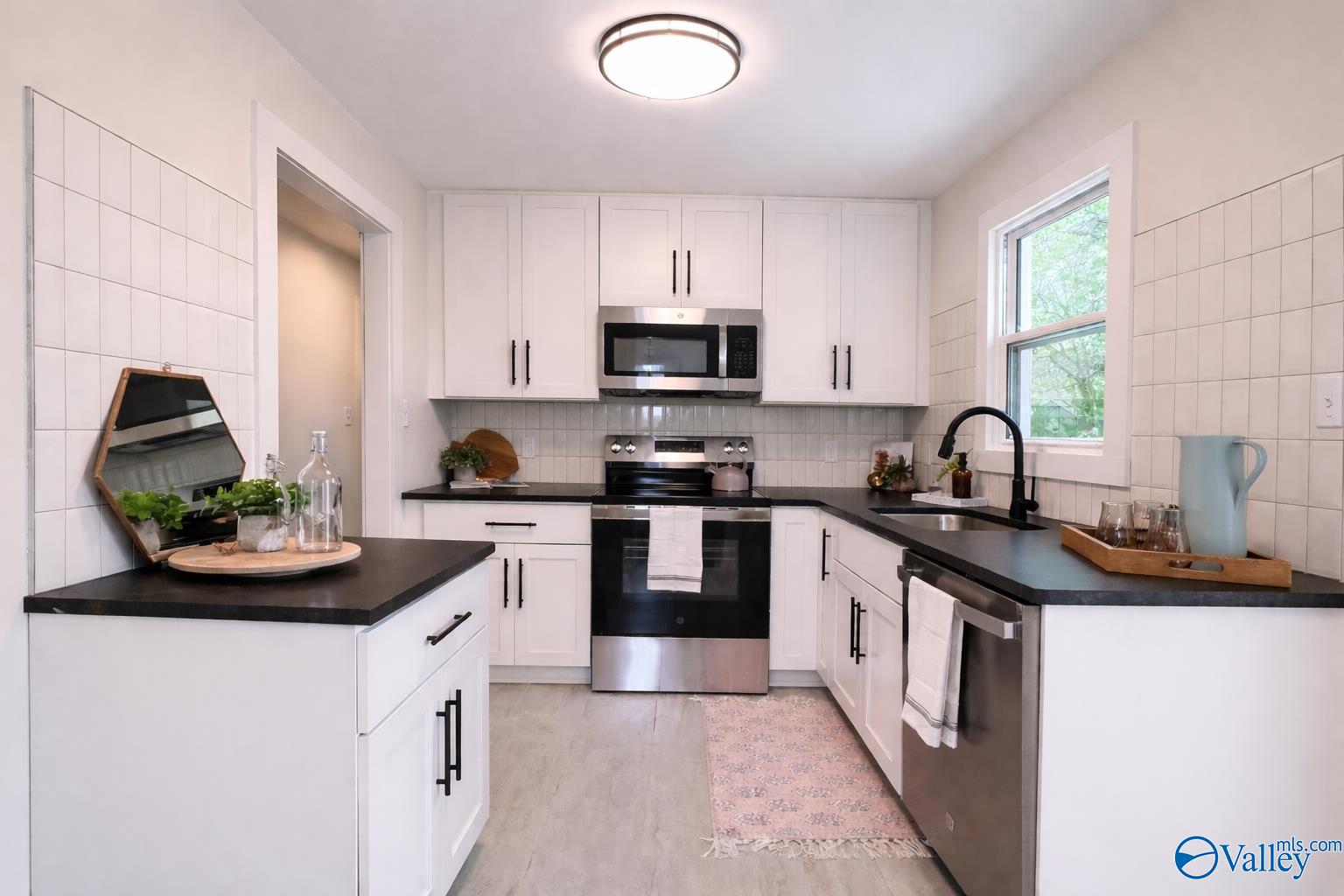 412 Greenacres Drive