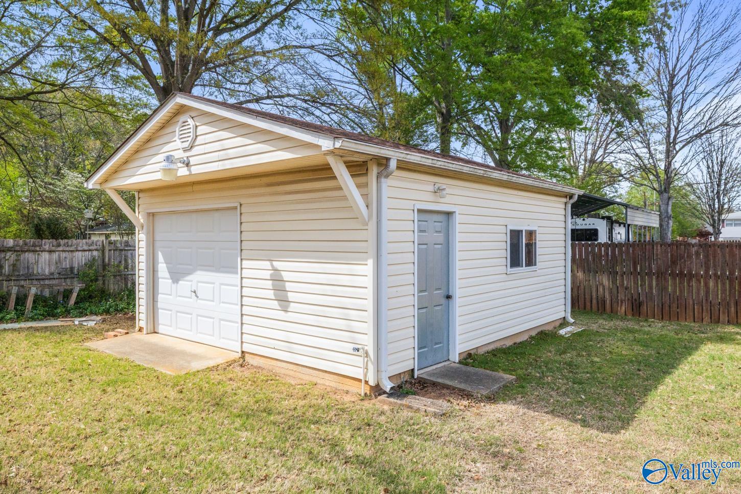 2100 Southpark Boulevard SW