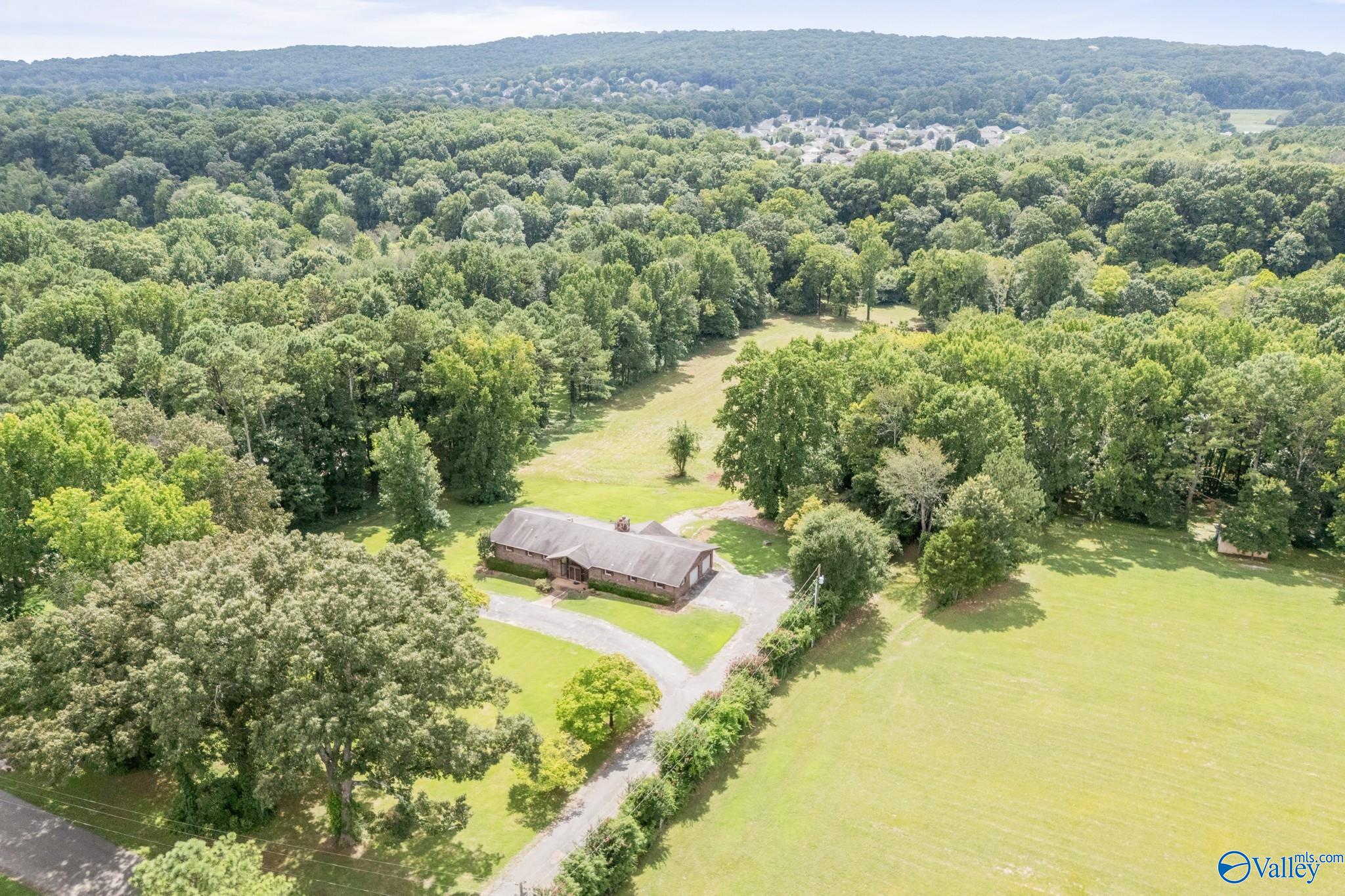 356 Springhill Road NW