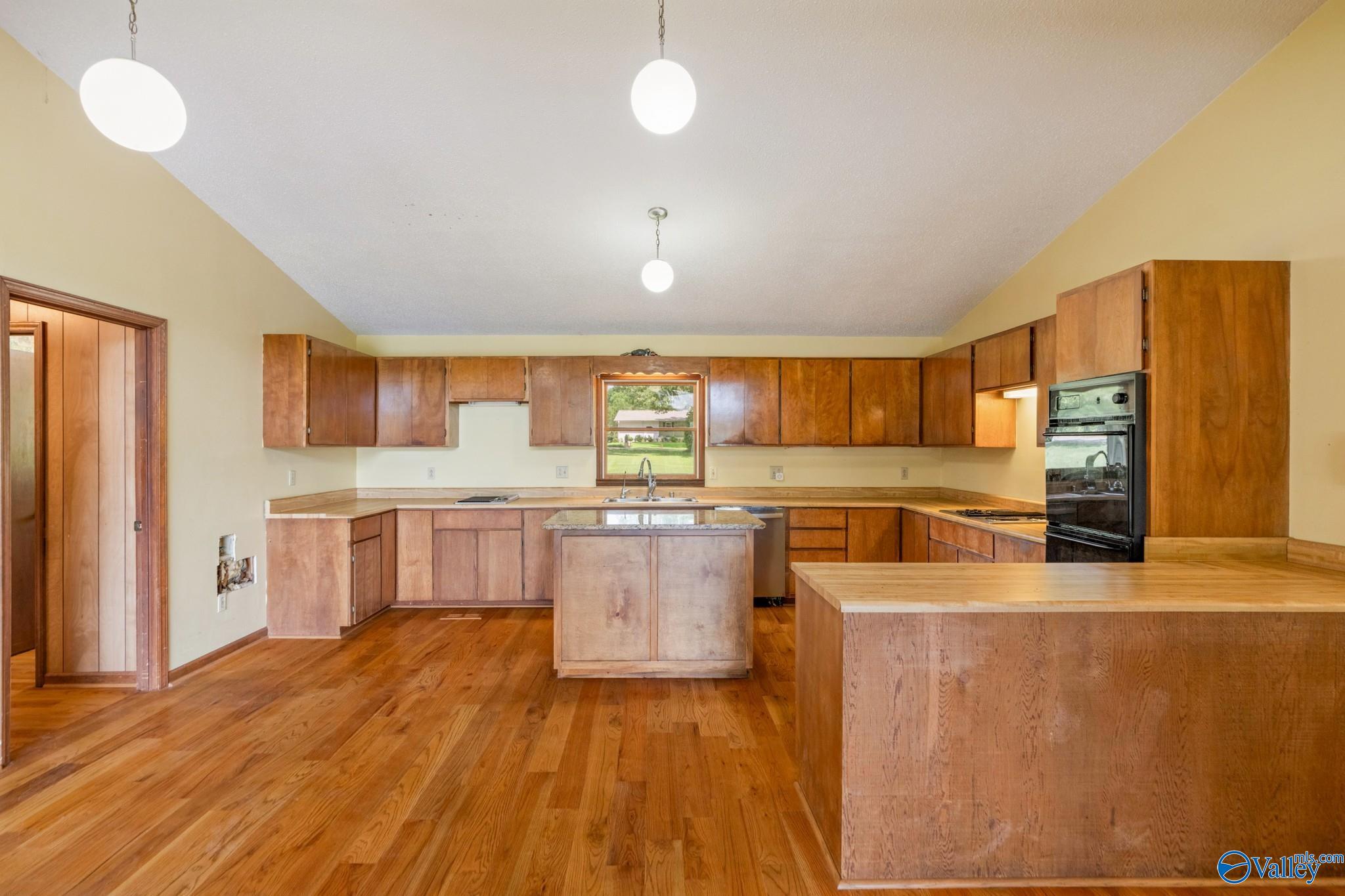 356 Springhill Road NW