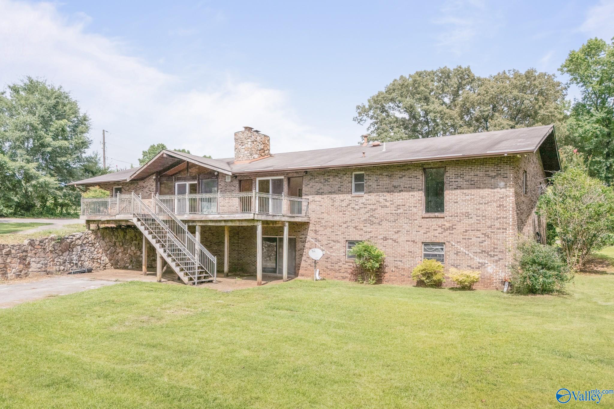 356 Springhill Road NW