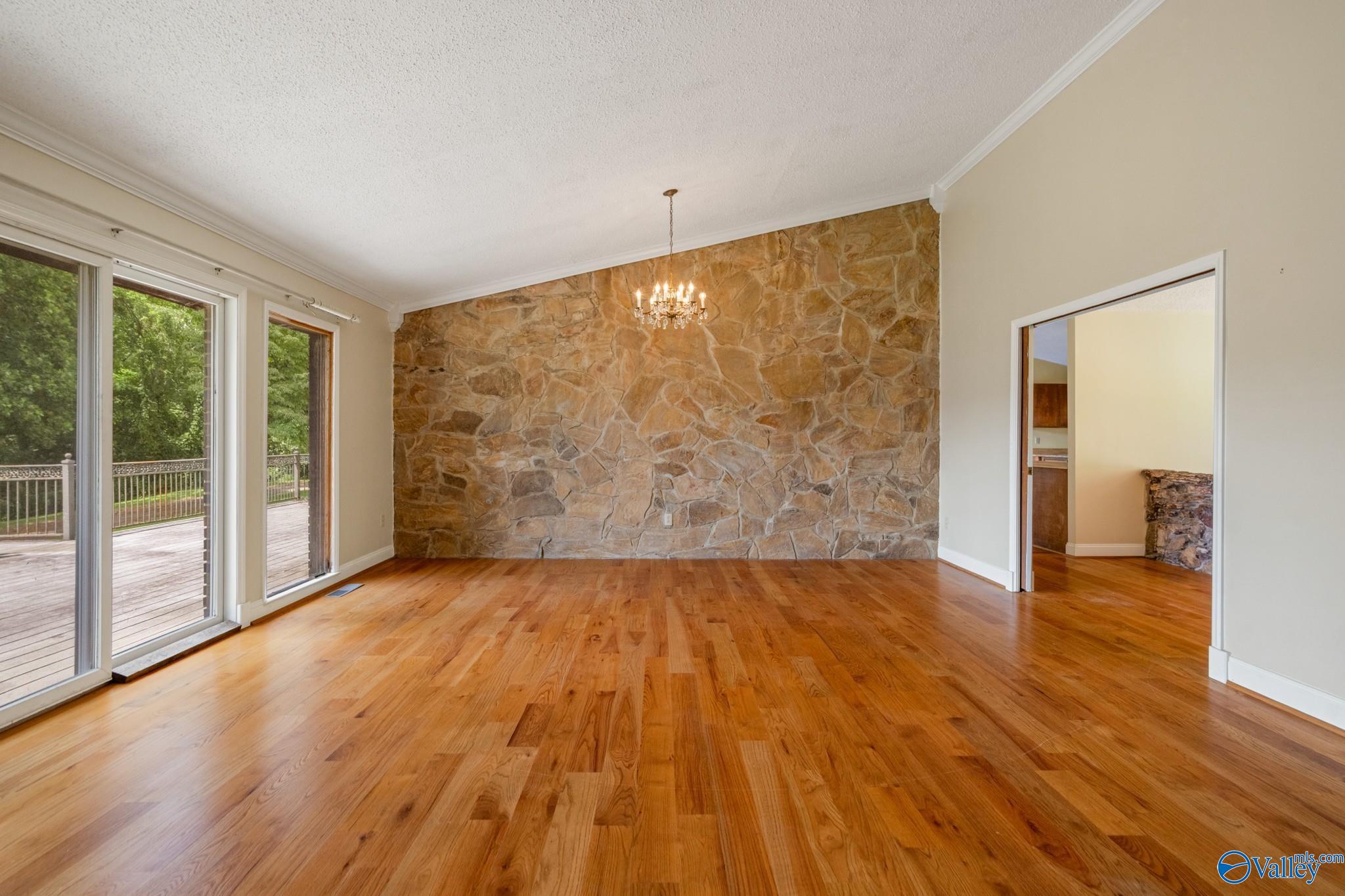 356 Springhill Road NW