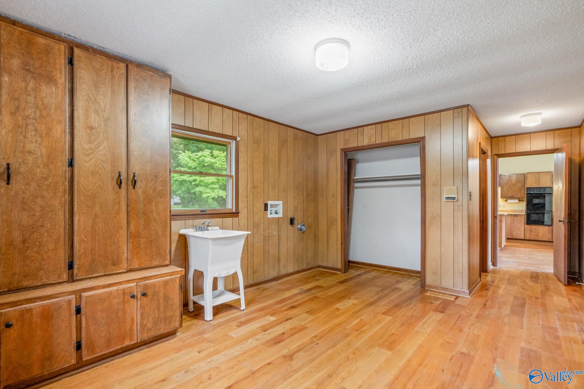 356 Springhill Road NW