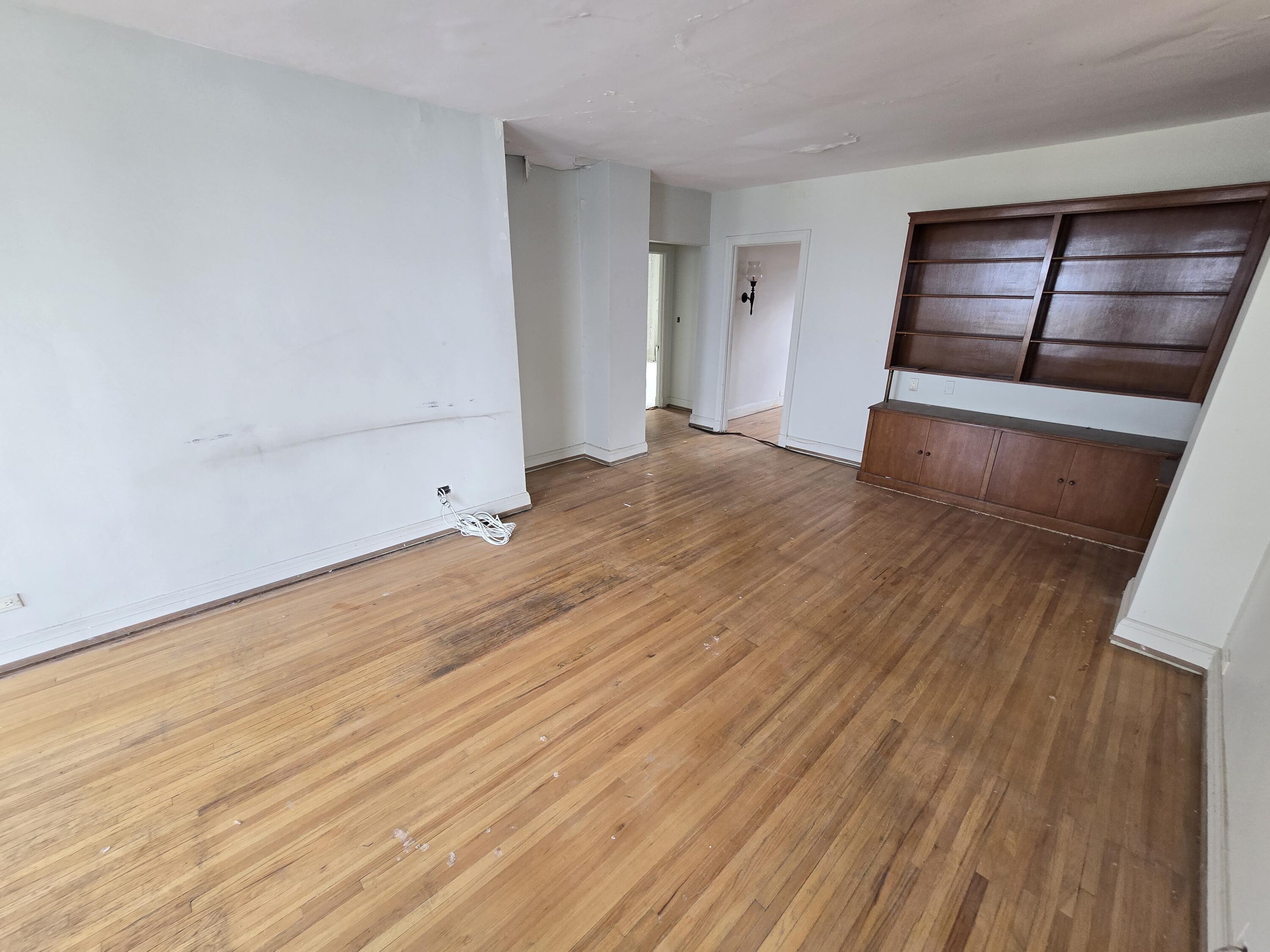 8162 E East Jefferson Ave 16B Avenue