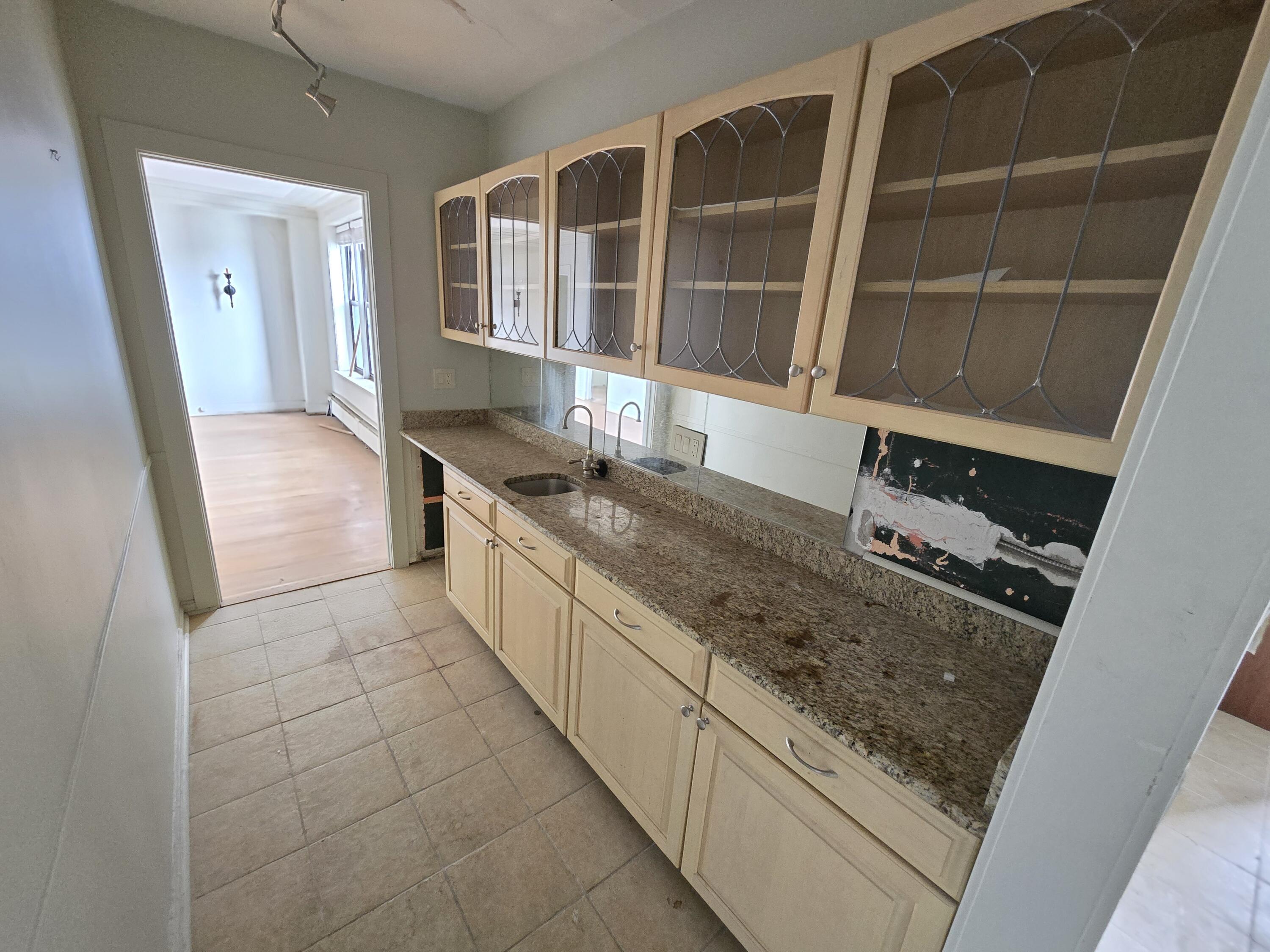 8162 E East Jefferson Ave 16B Avenue
