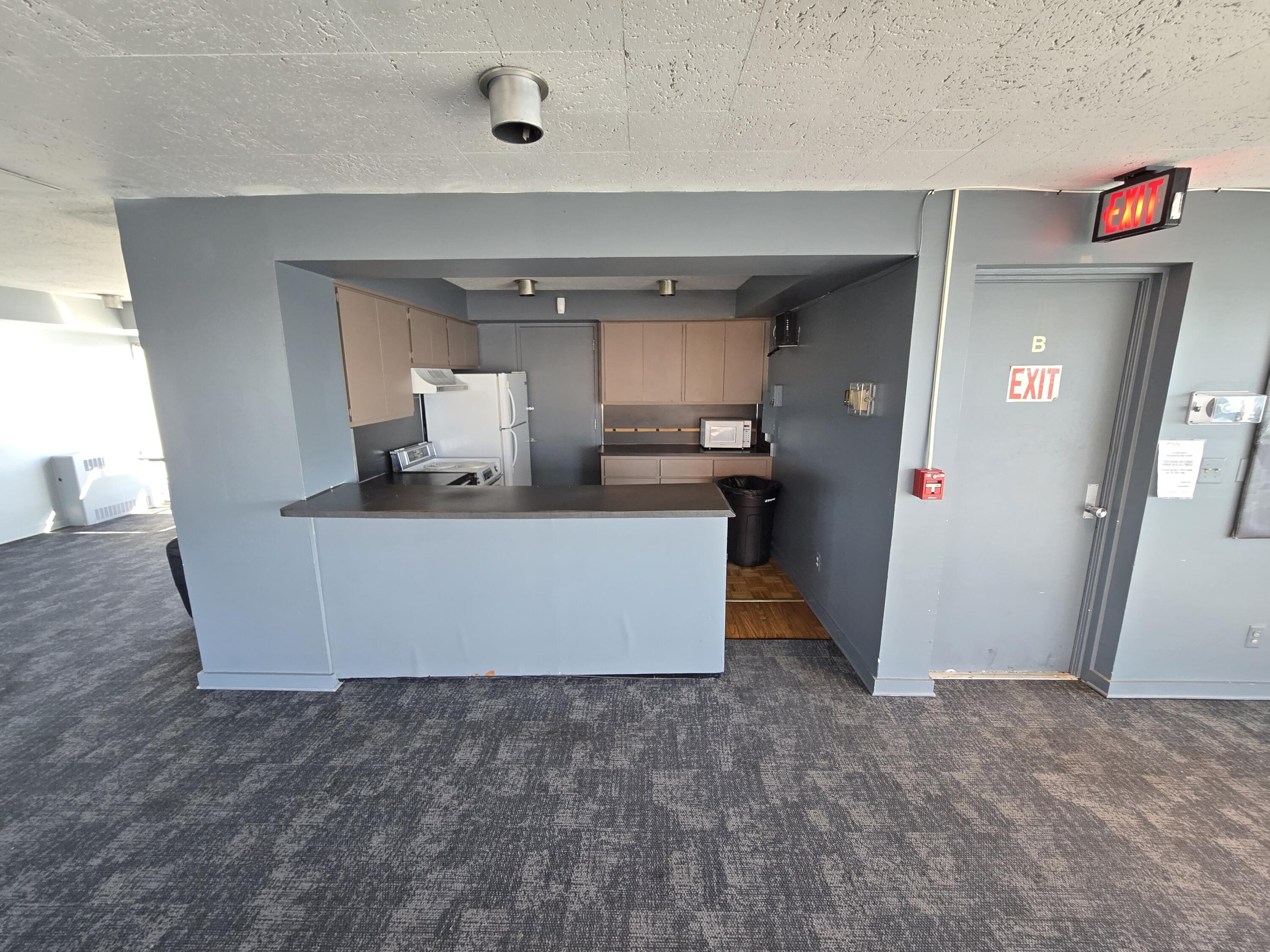 8200 E Jefferson Avenue 1406