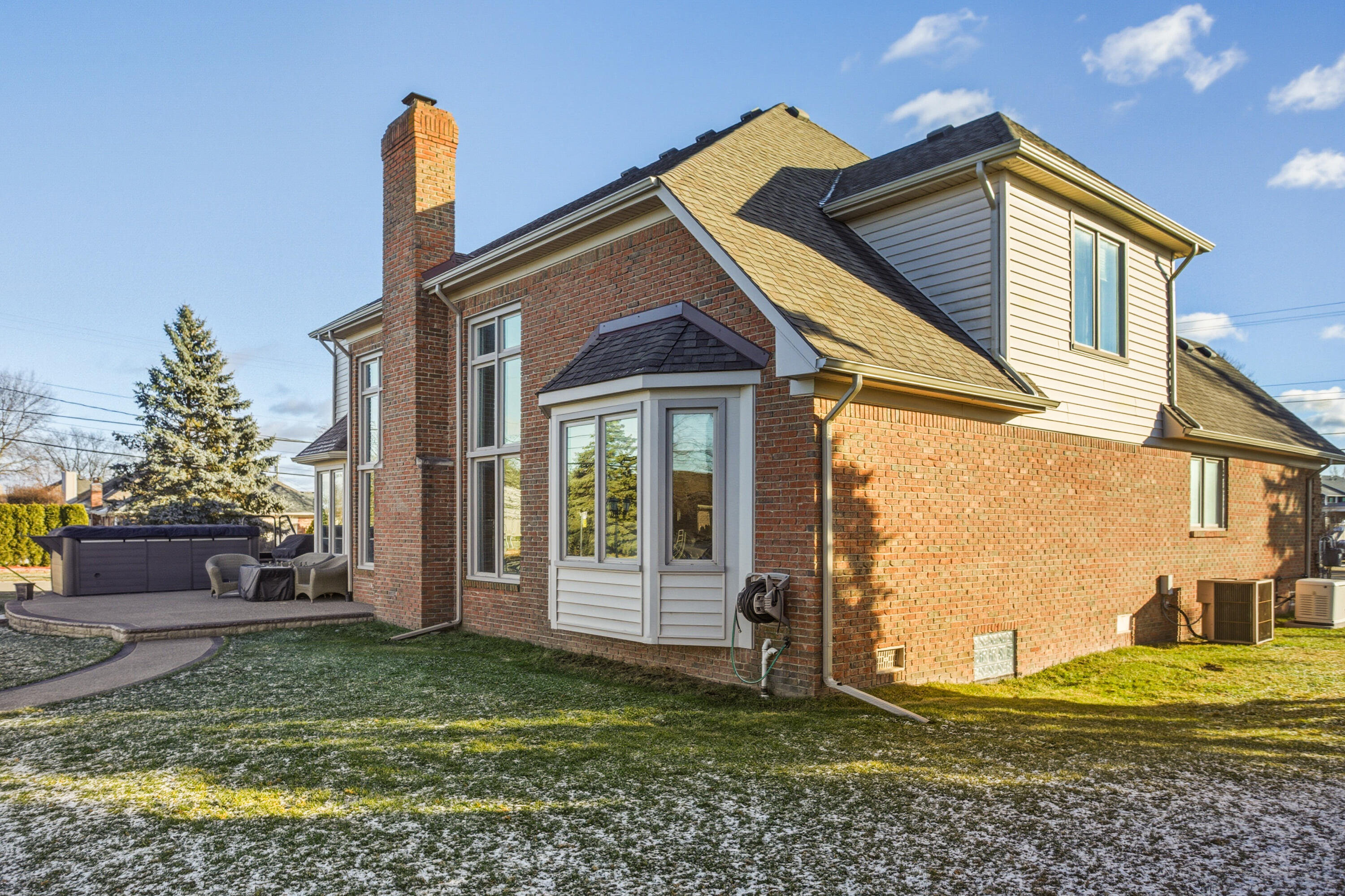31595 North River Road