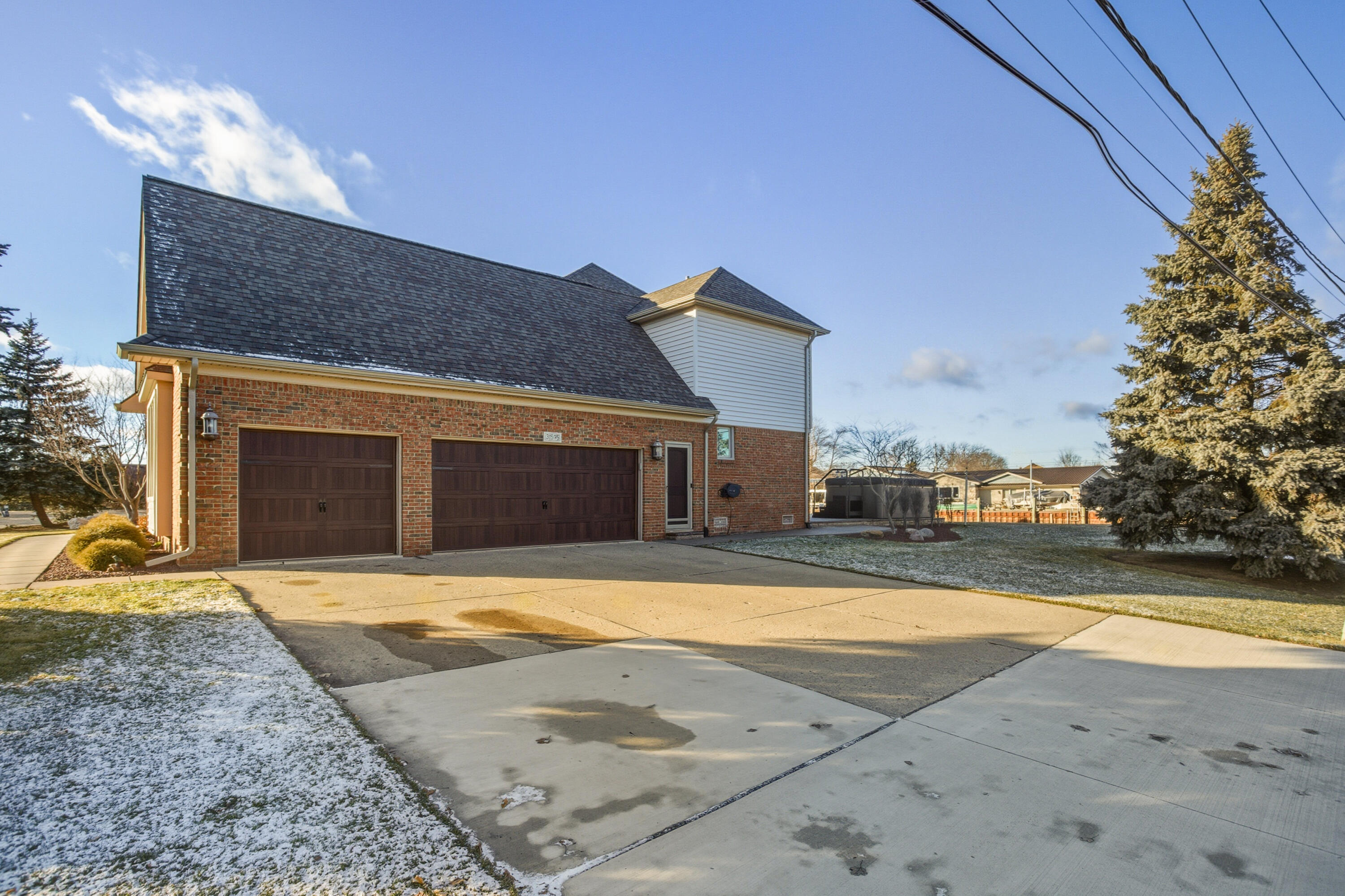 31595 North River Road