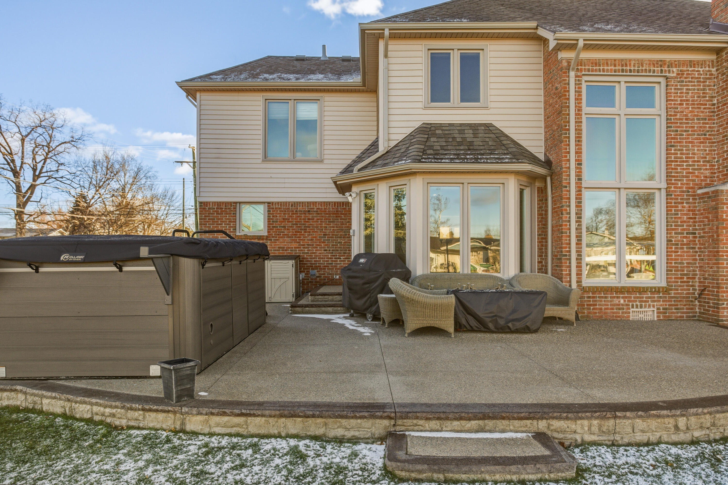 31595 North River Road