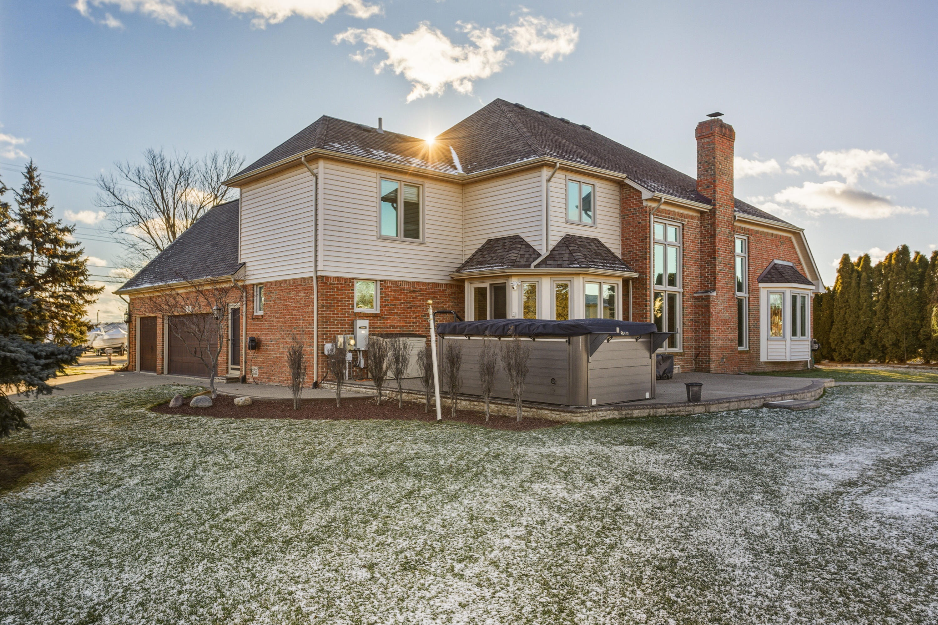 31595 North River Road