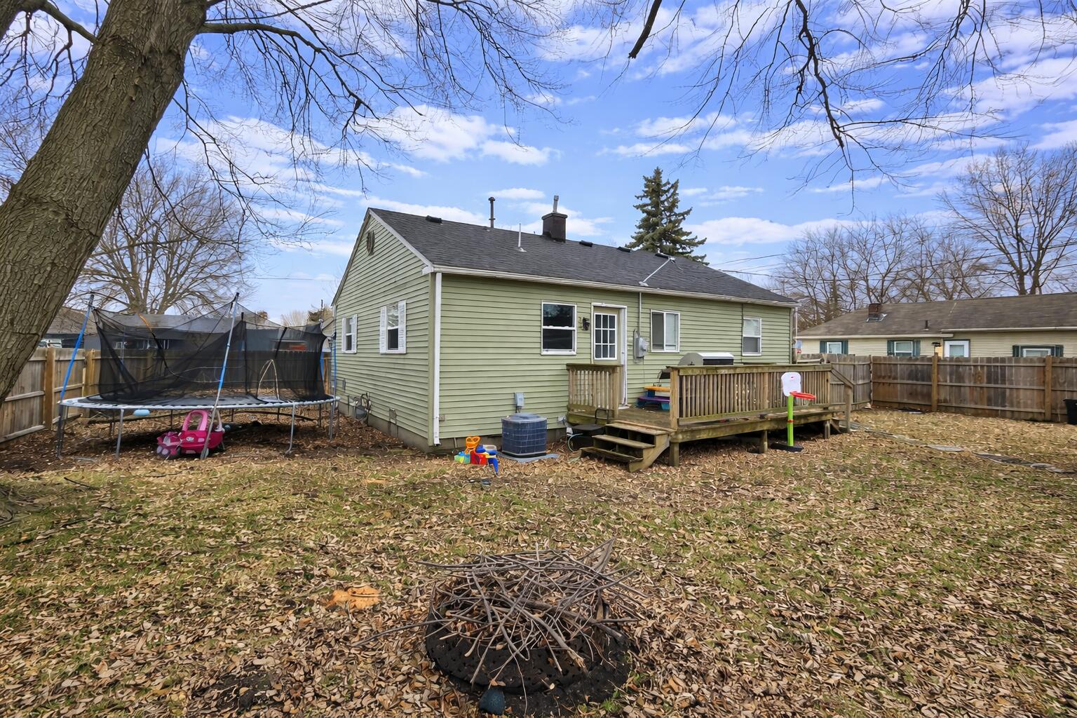 1909 Minnie Street