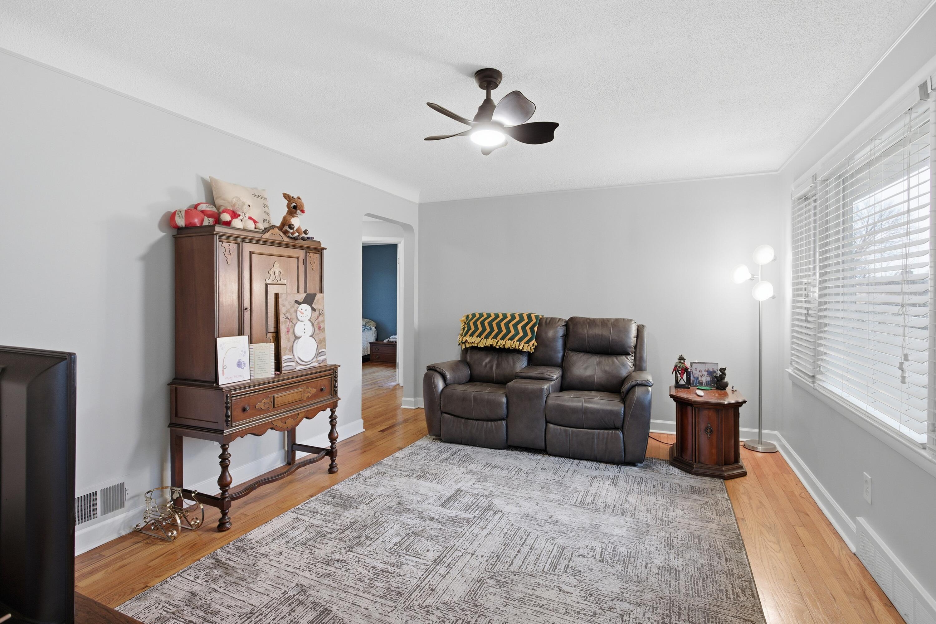 7324 Mckinley