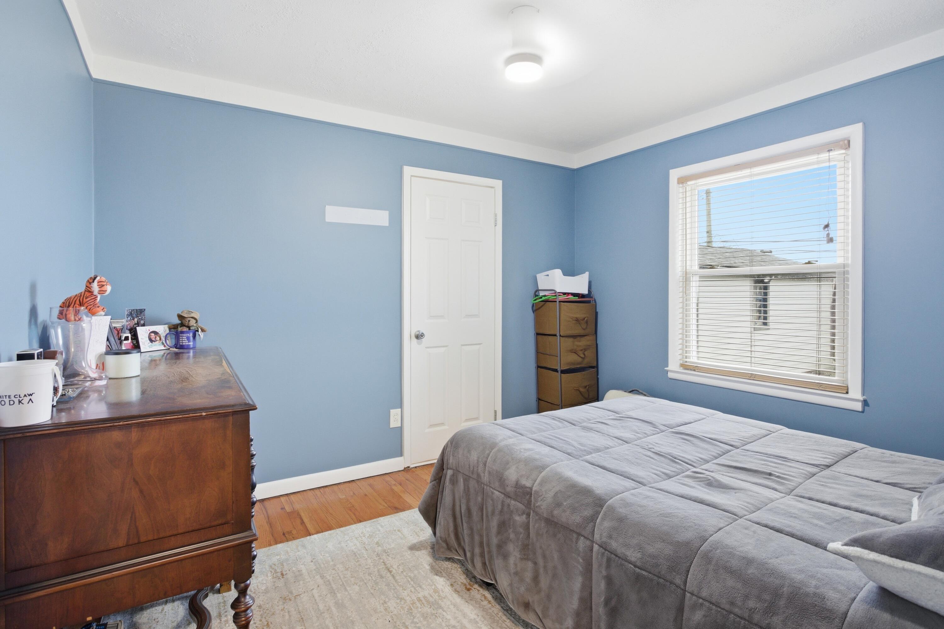 7324 Mckinley