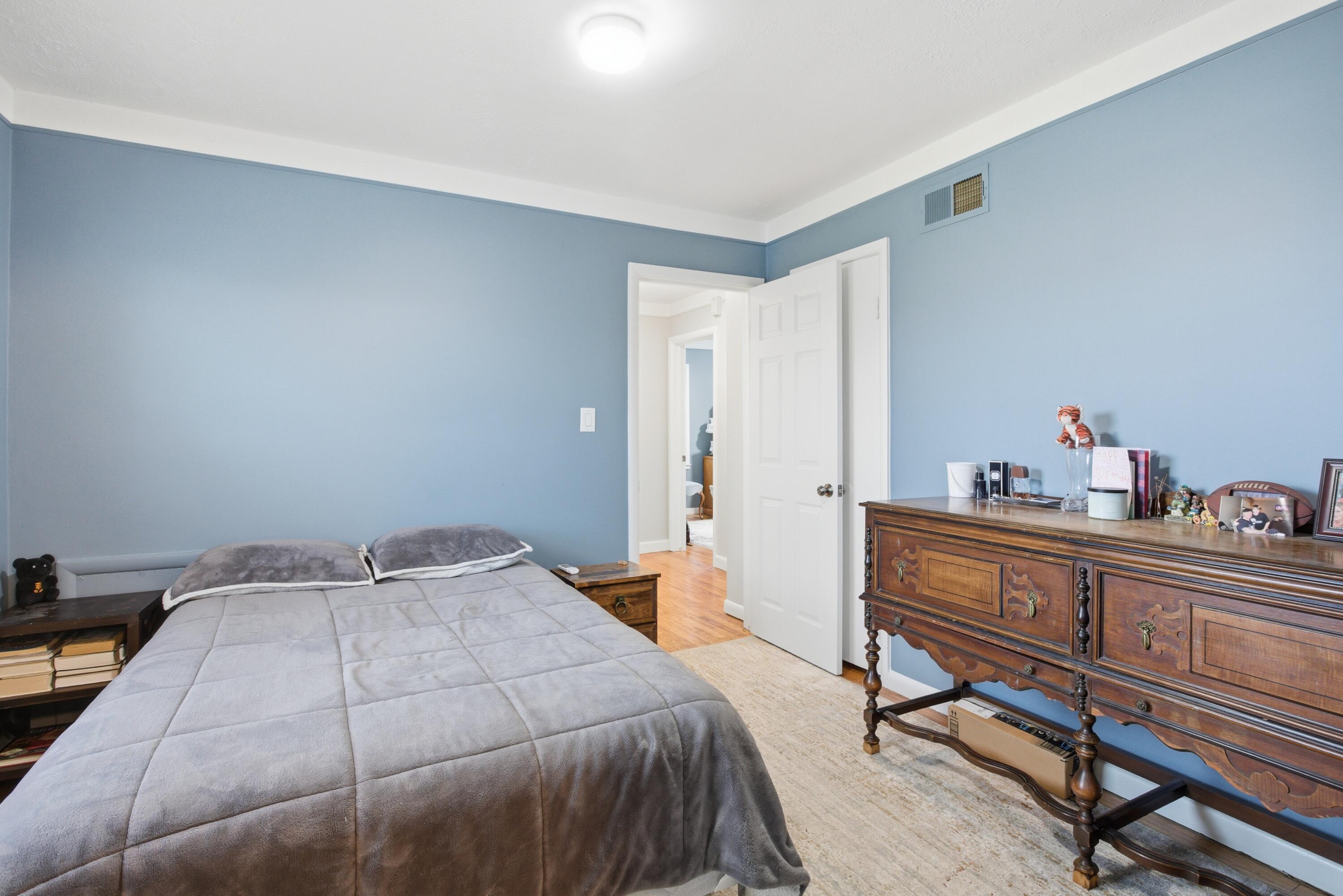7324 Mckinley