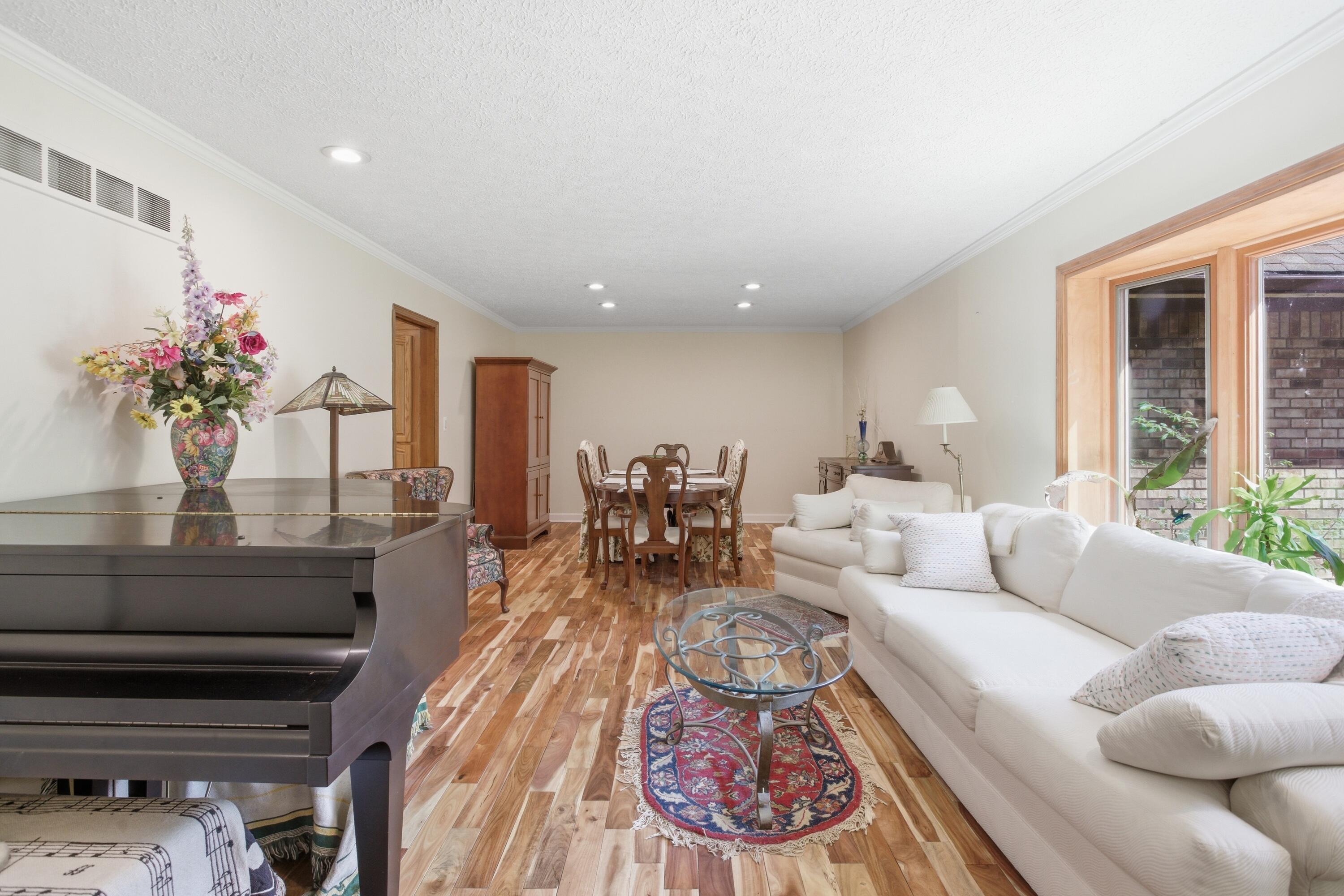 48797 Lansdowne Court