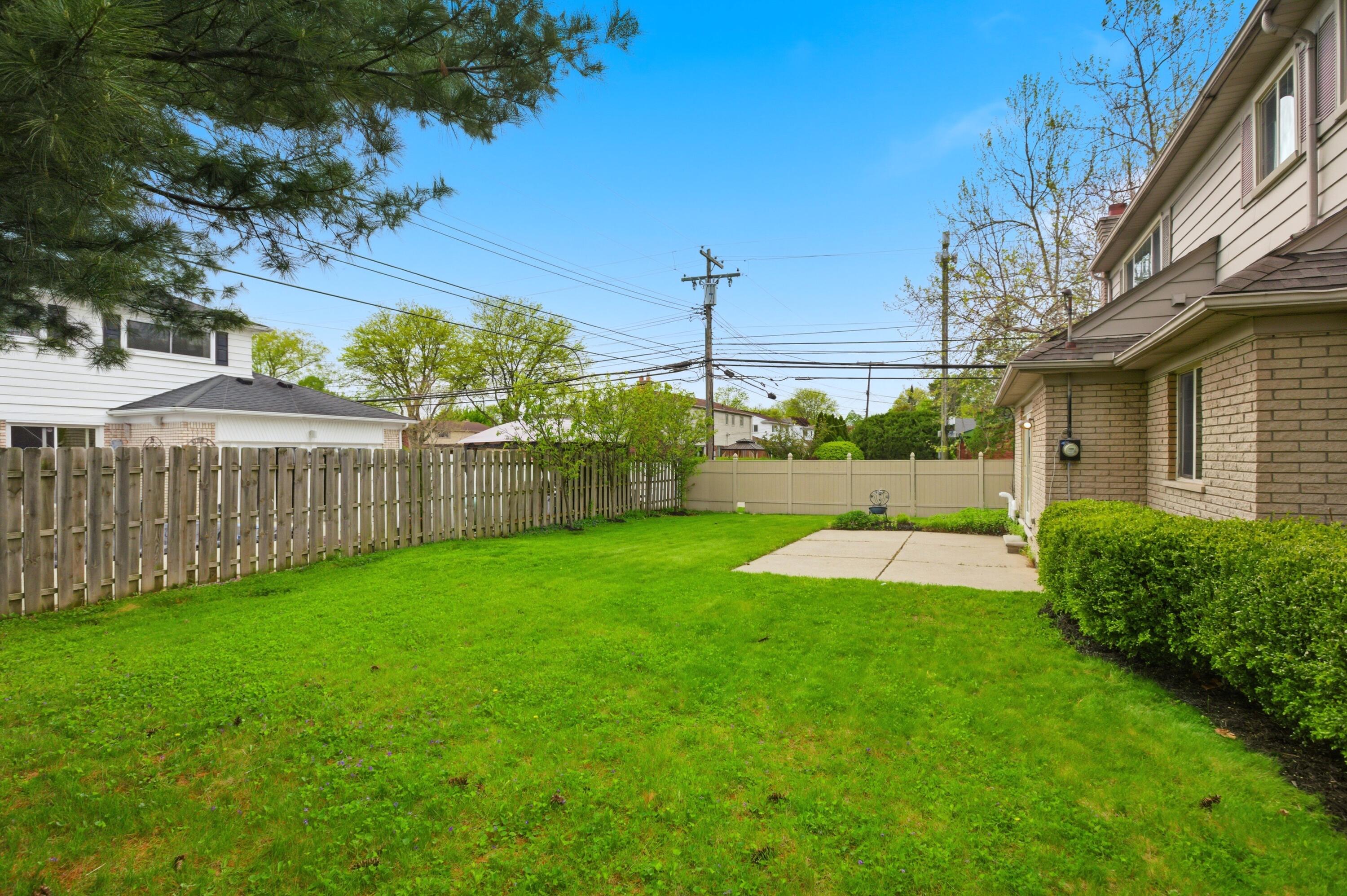 653 Perrien Place