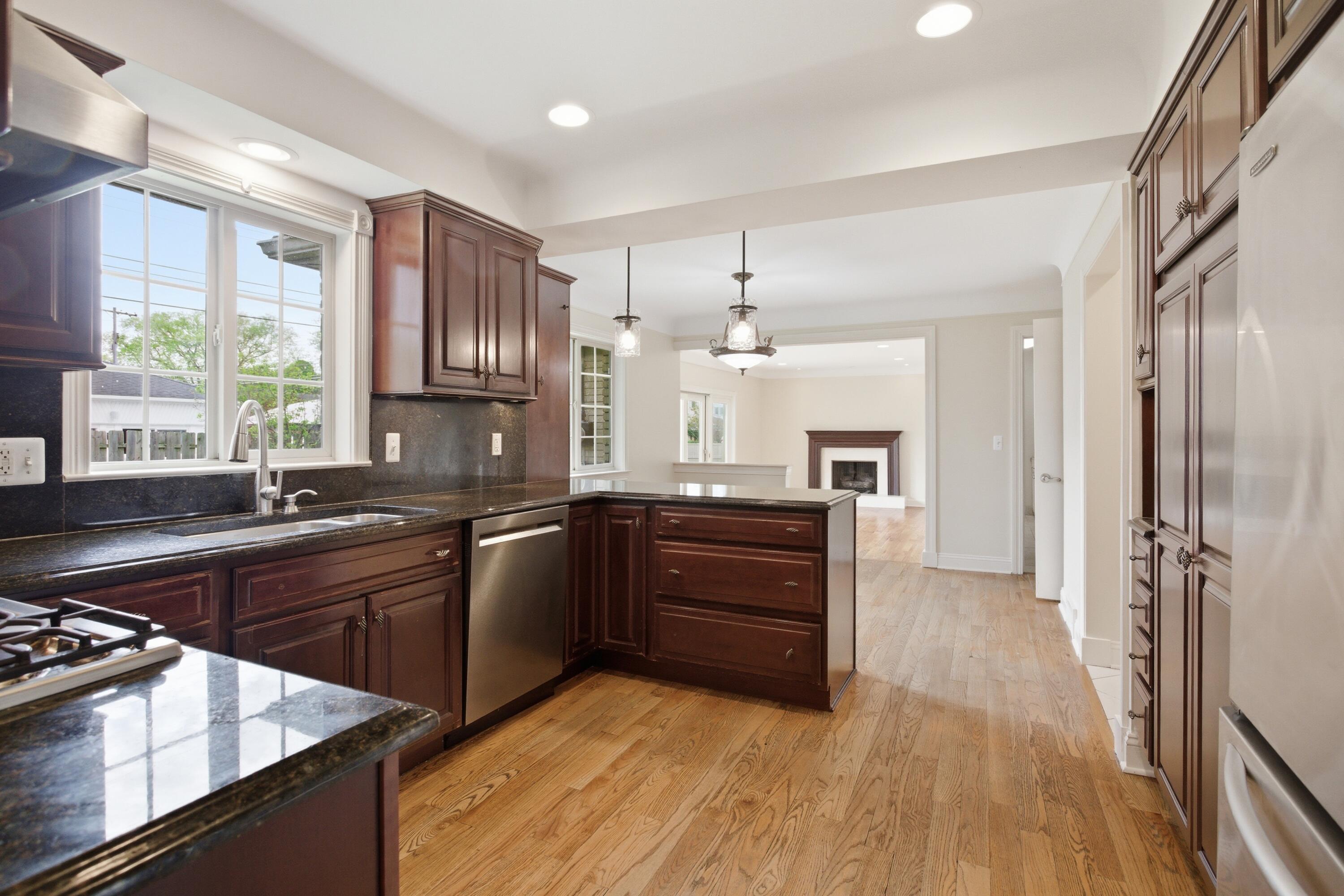 653 Perrien Place