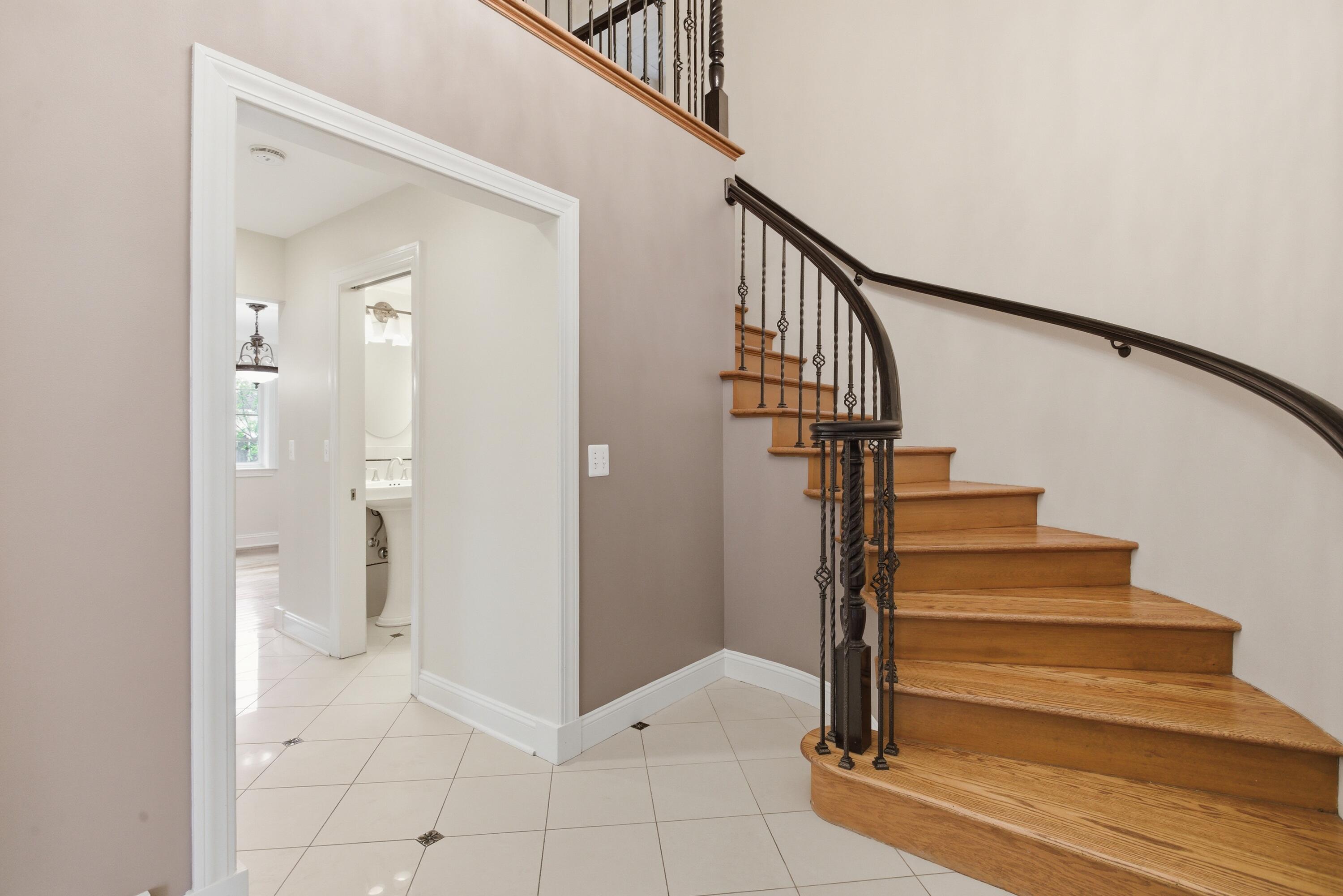 653 Perrien Place