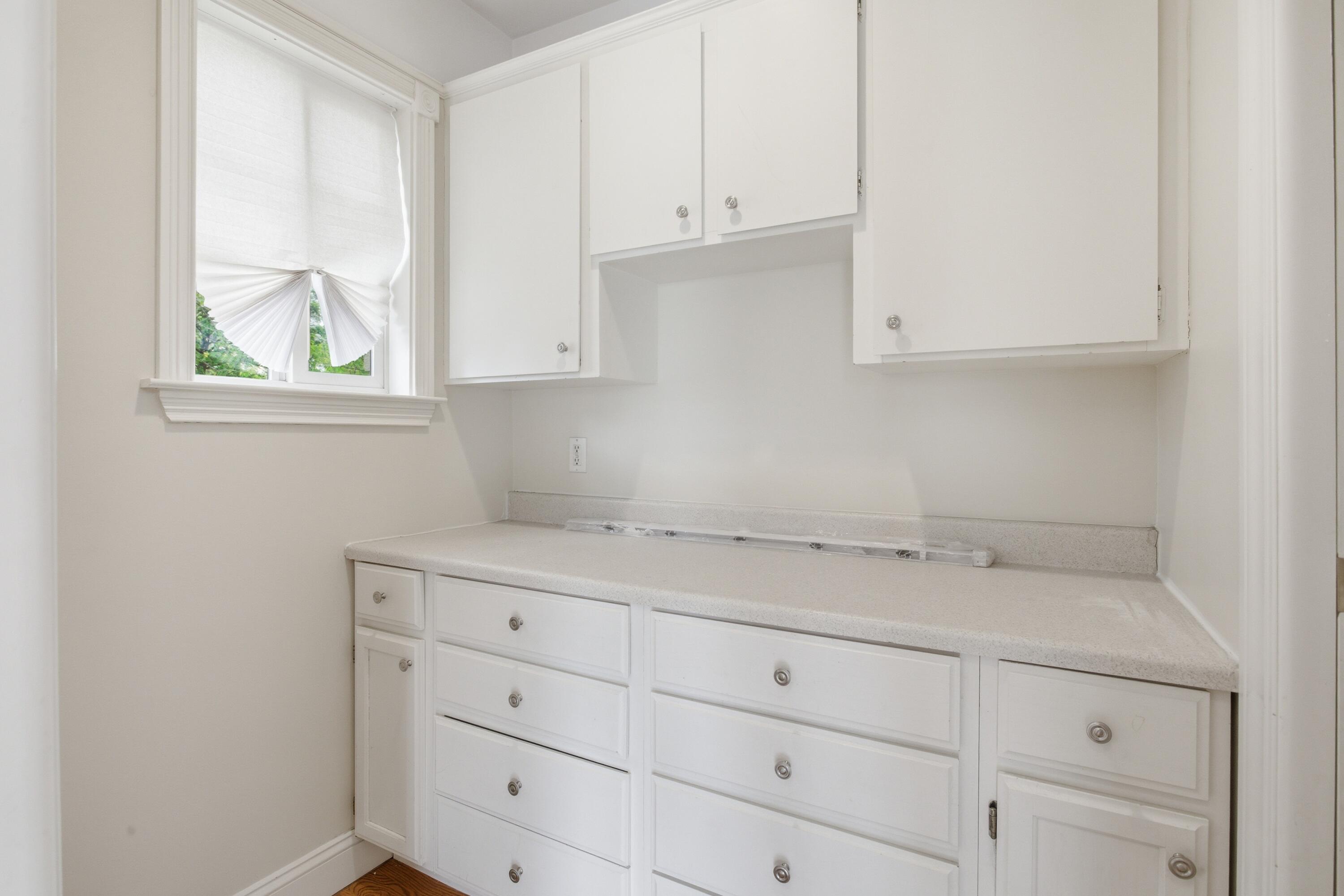 653 Perrien Place