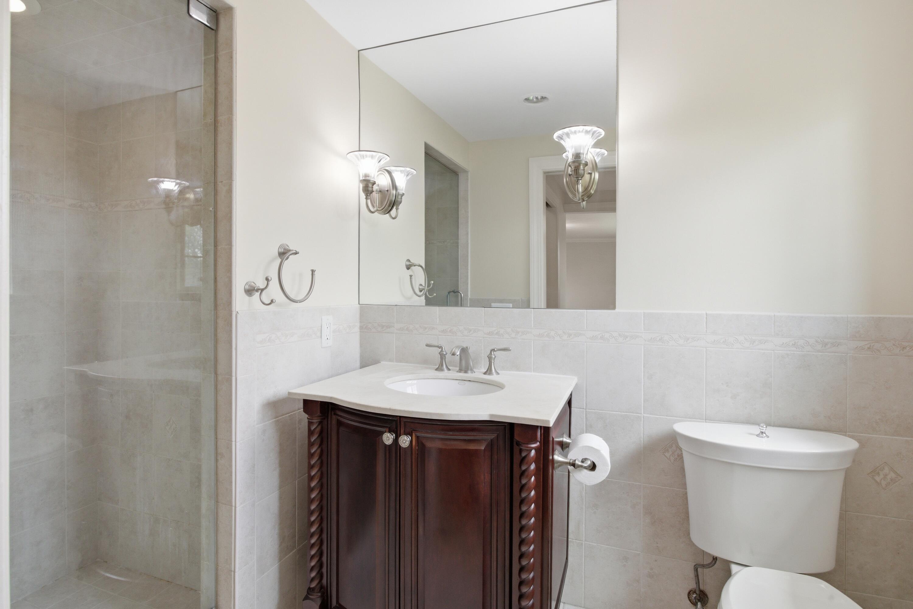 653 Perrien Place