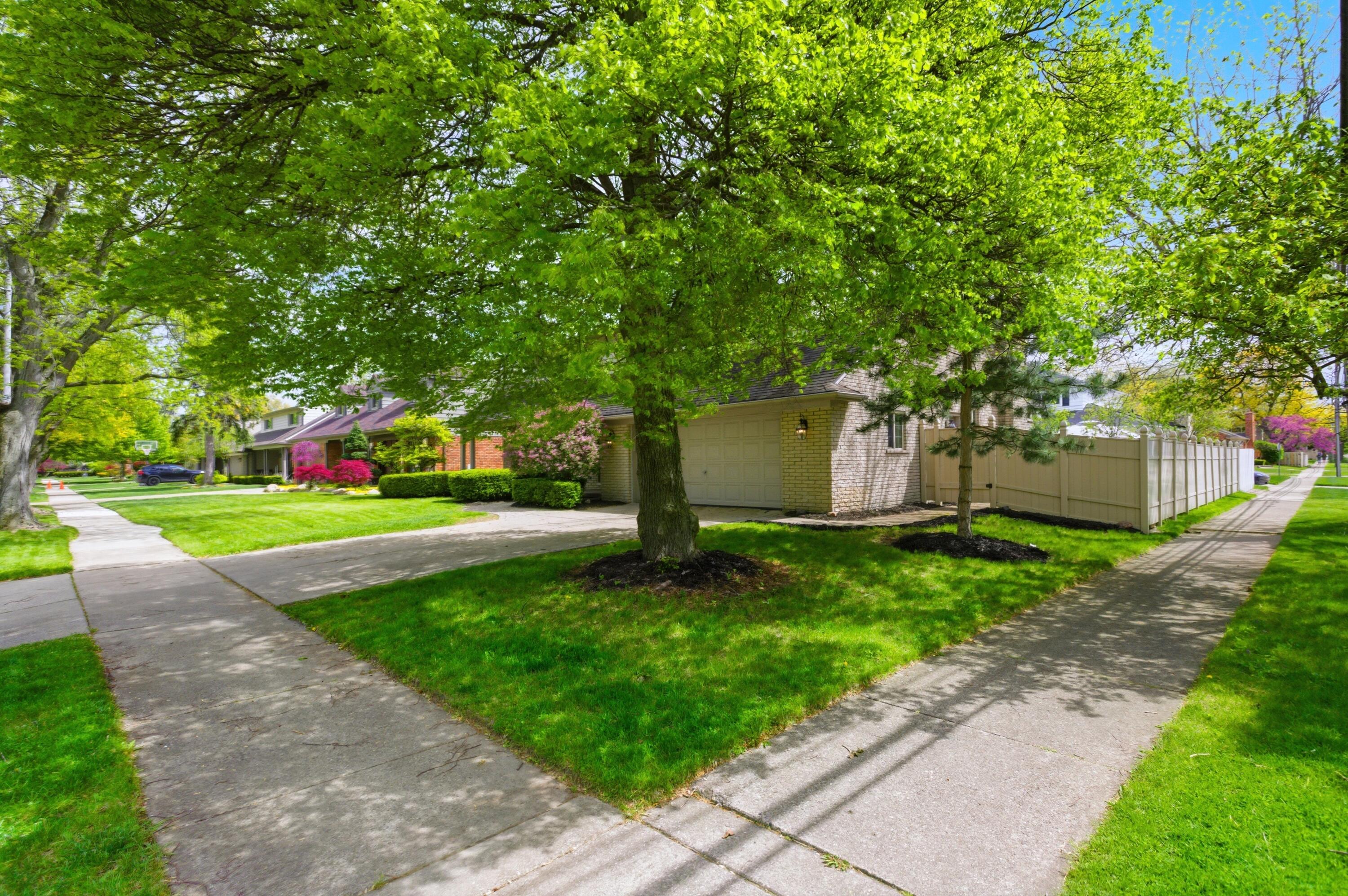 653 Perrien Place