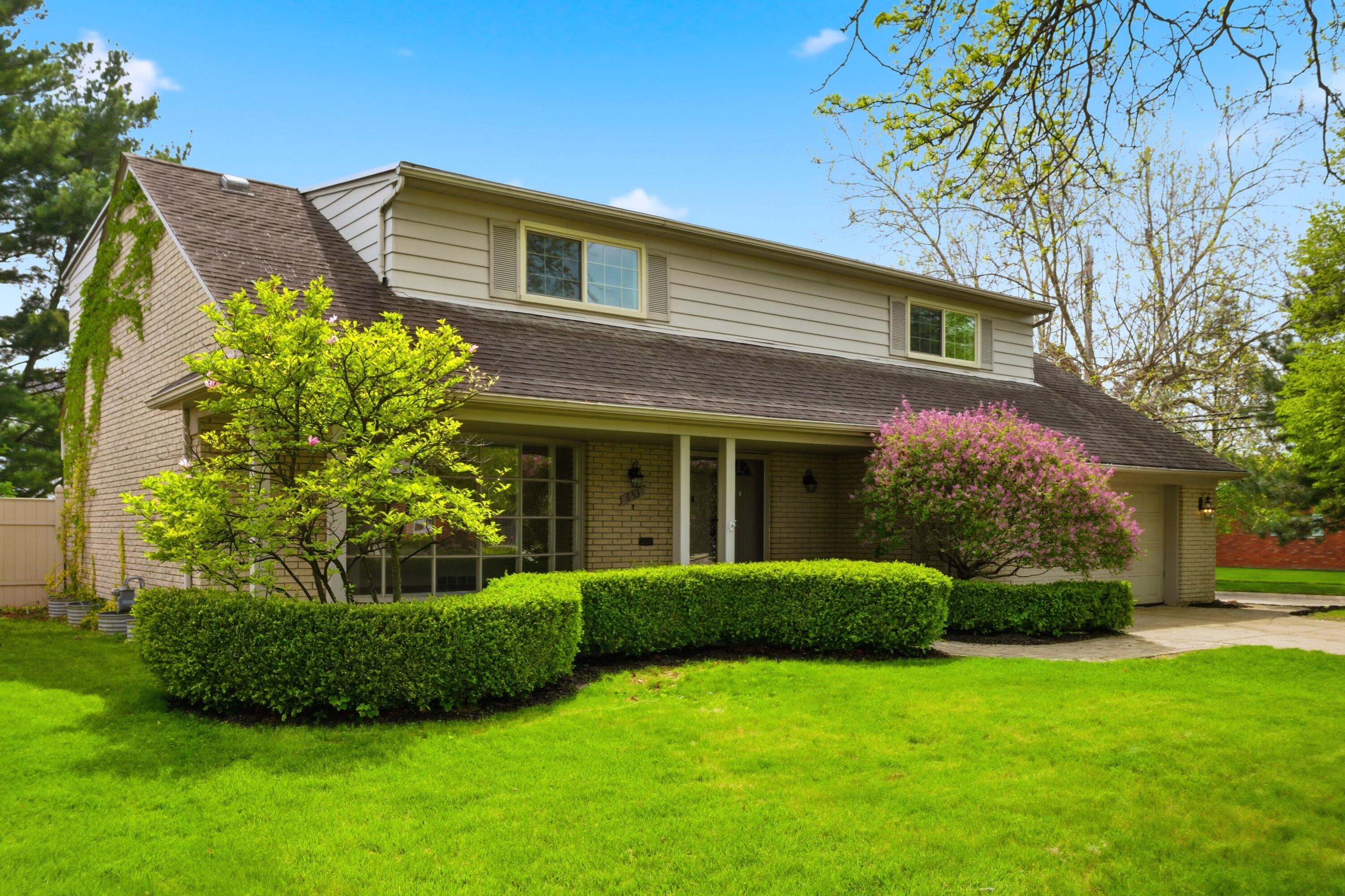 653 Perrien Place