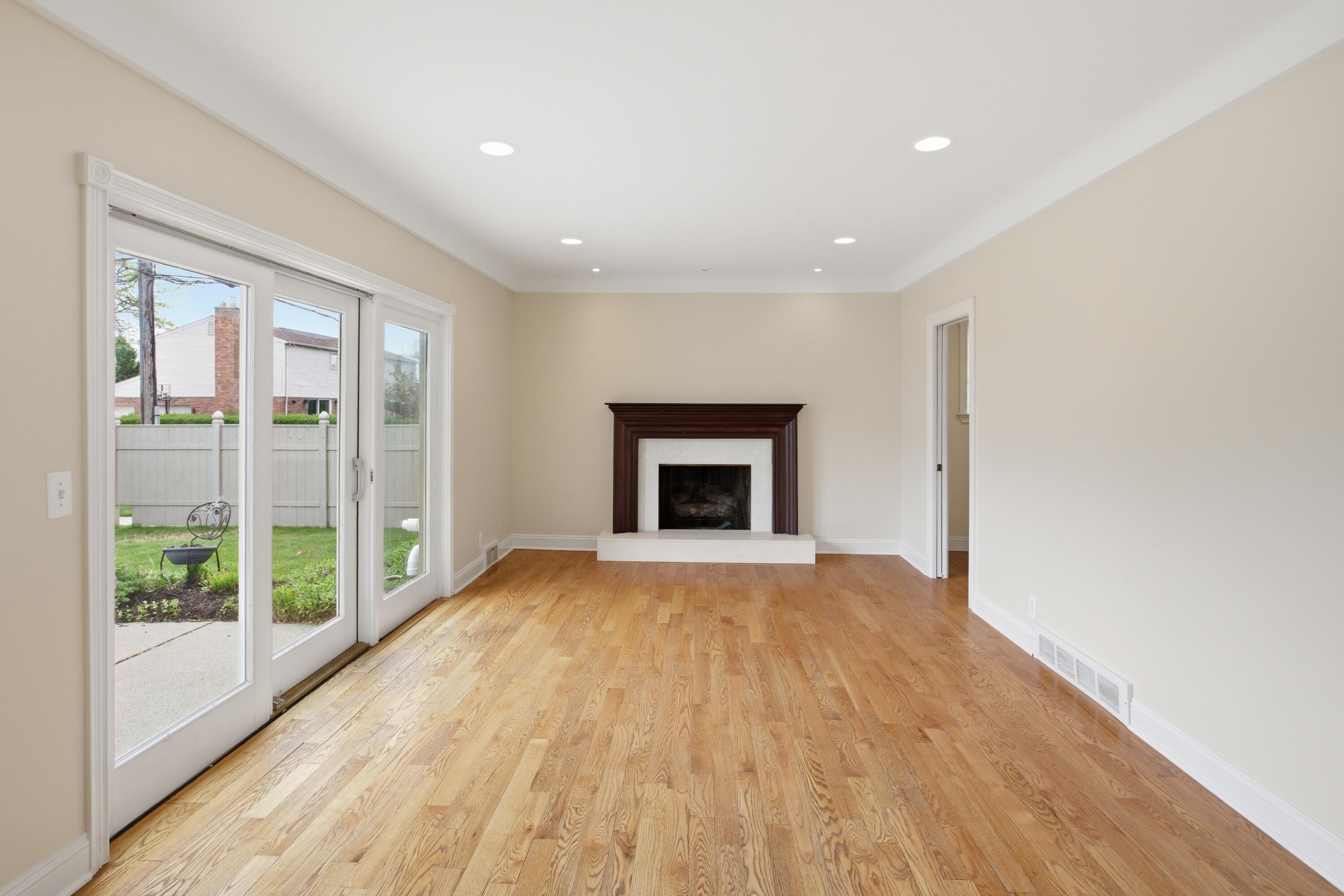 653 Perrien Place