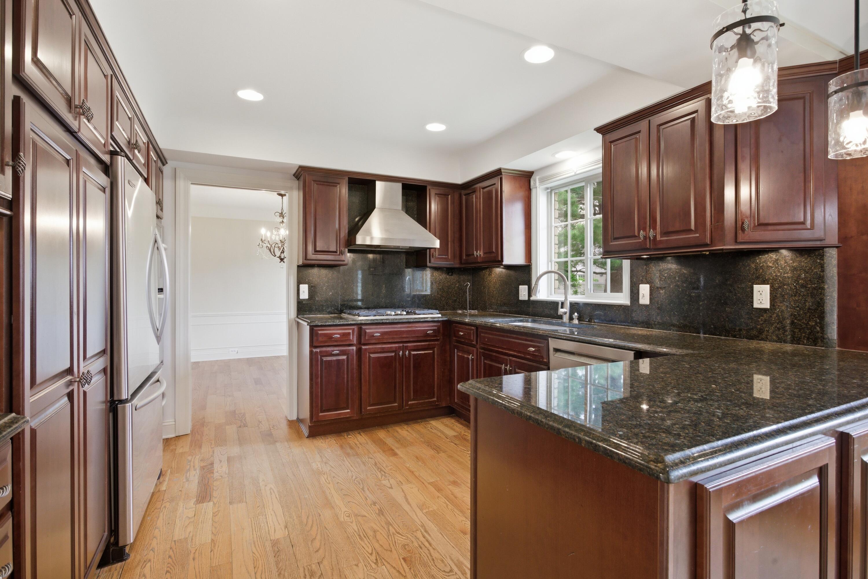653 Perrien Place