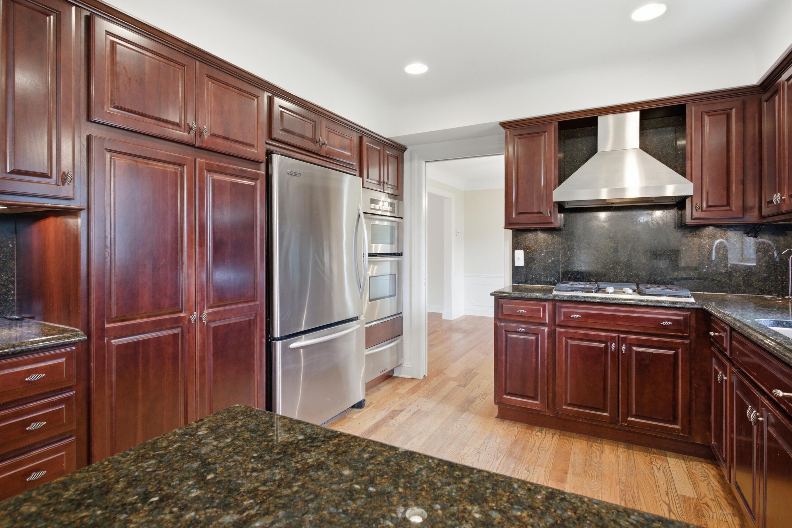 653 Perrien Place