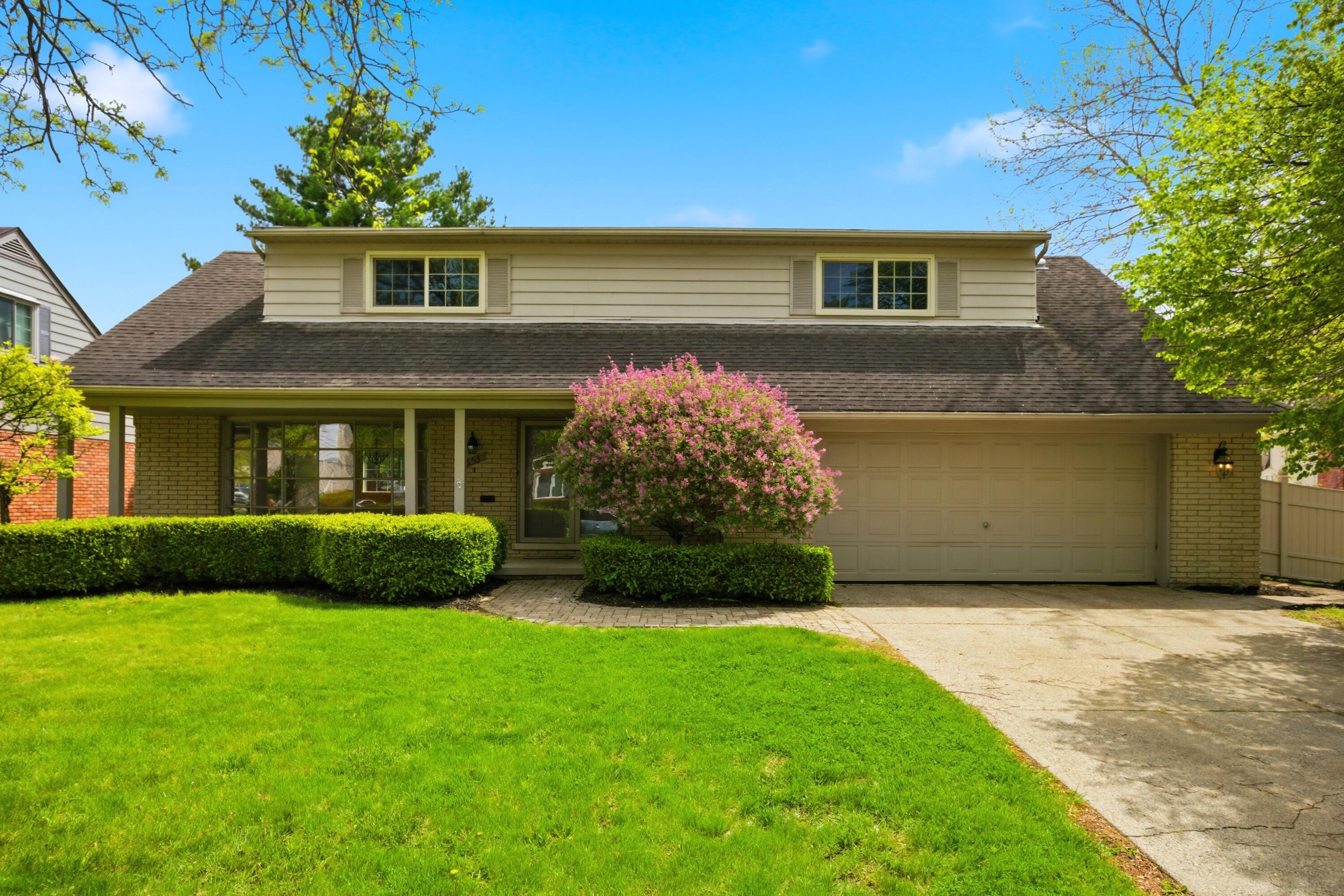 653 Perrien Place