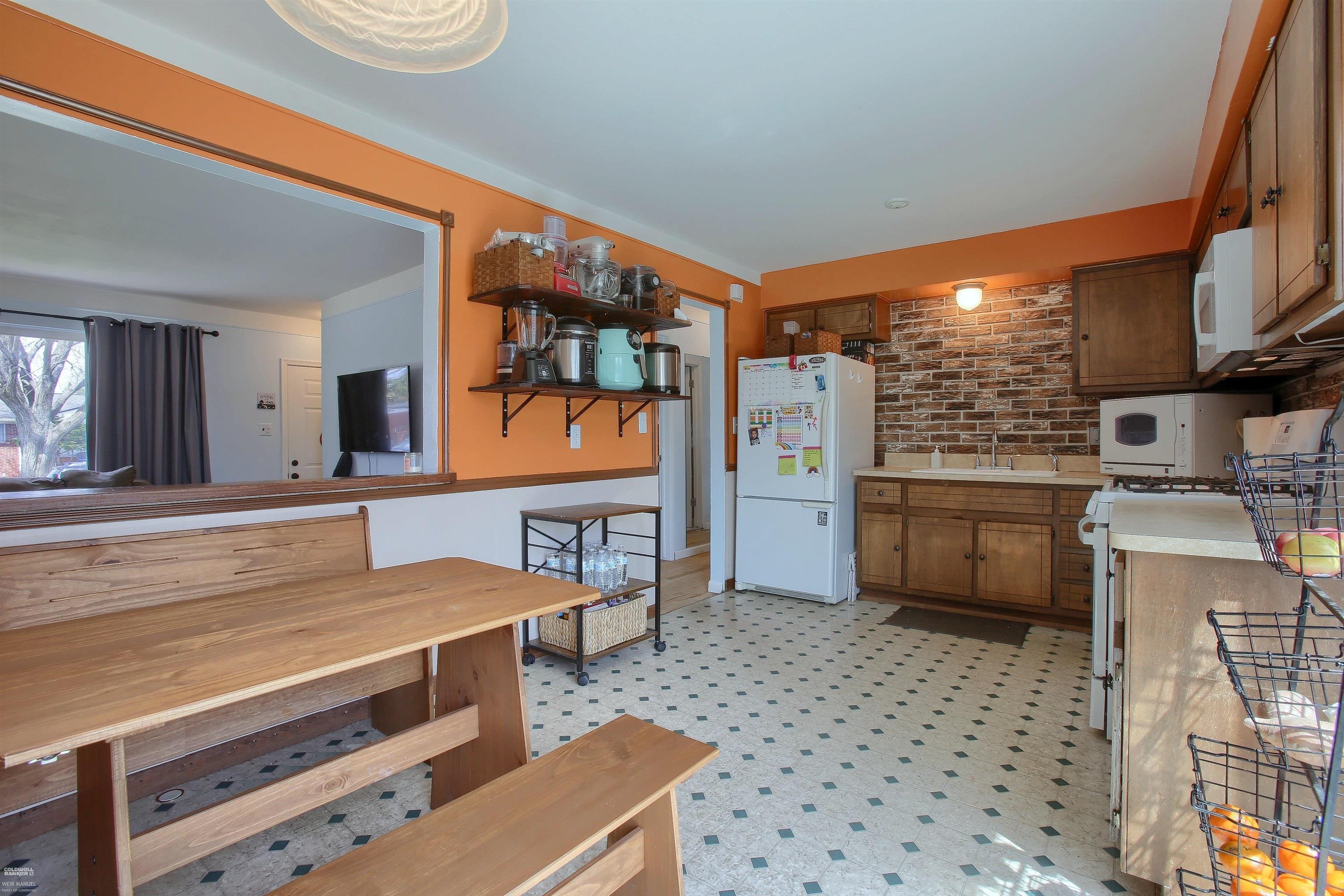 8474 Christine St.