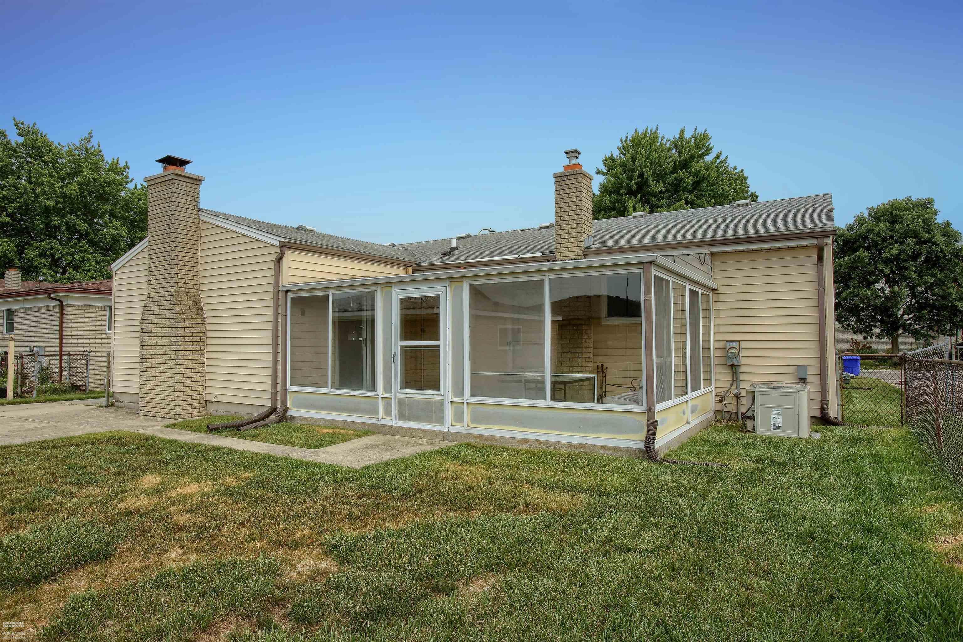 15270 Cambridge Drive