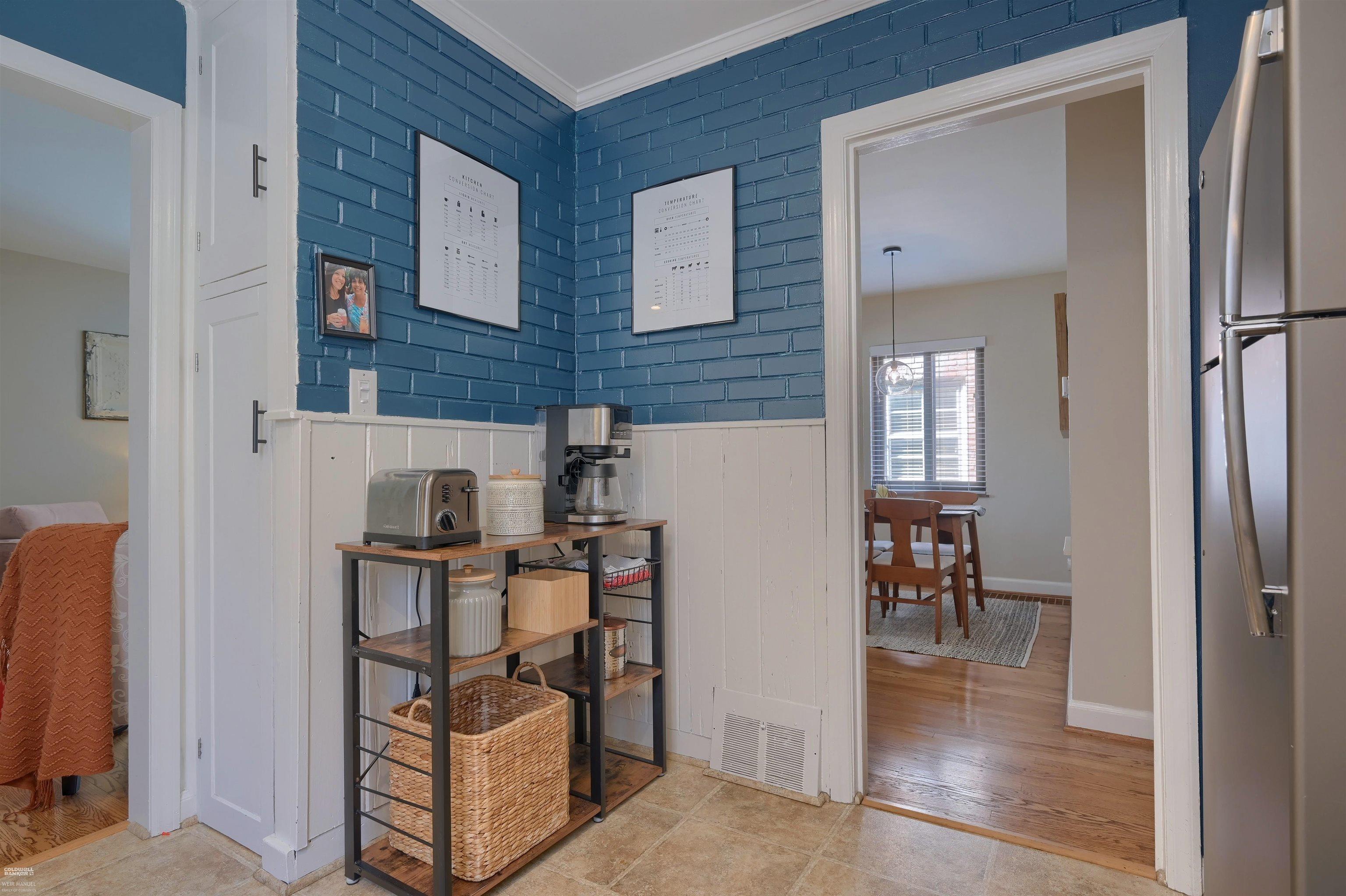 1496 Roslyn Road