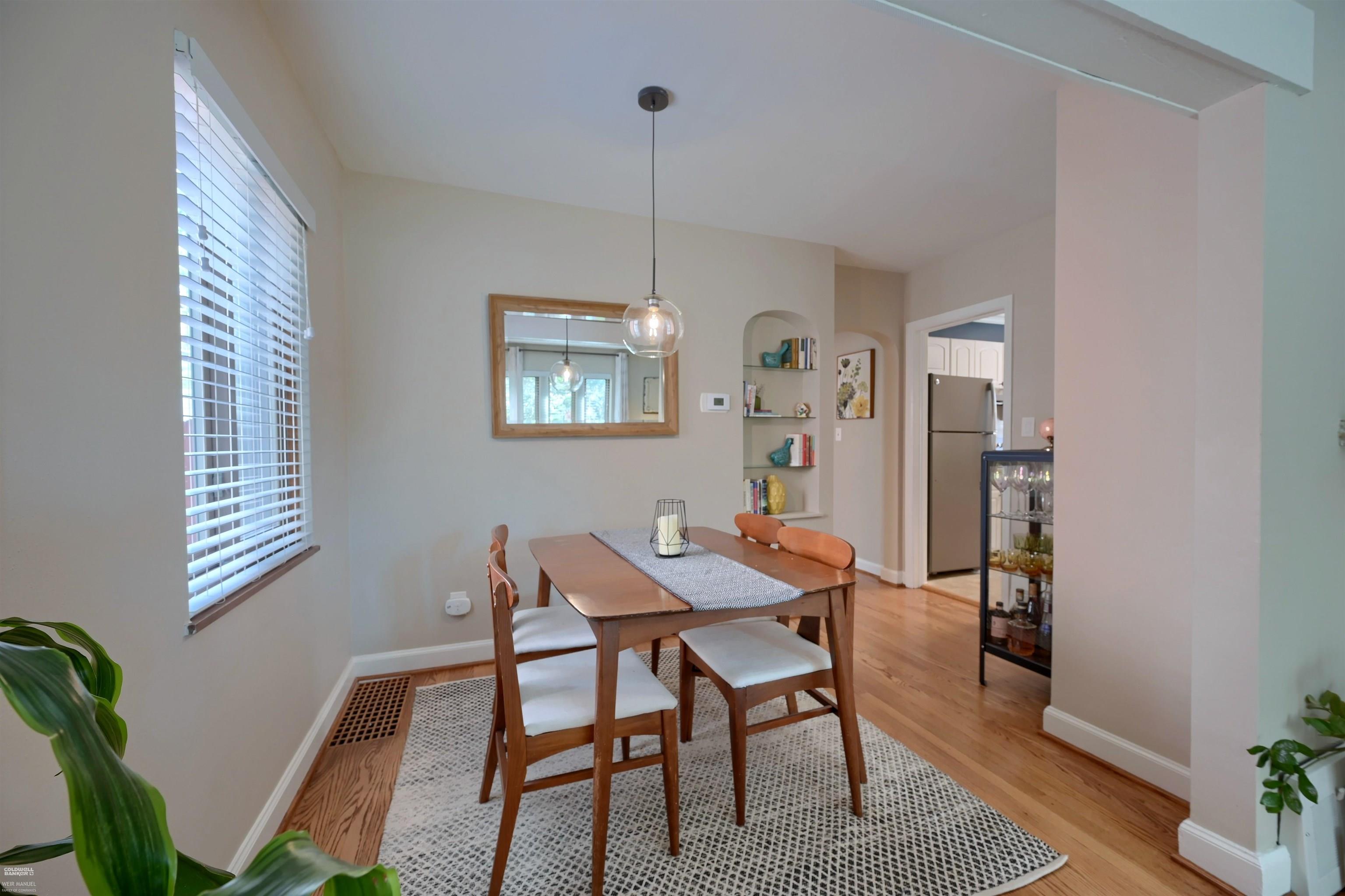 1496 Roslyn Road