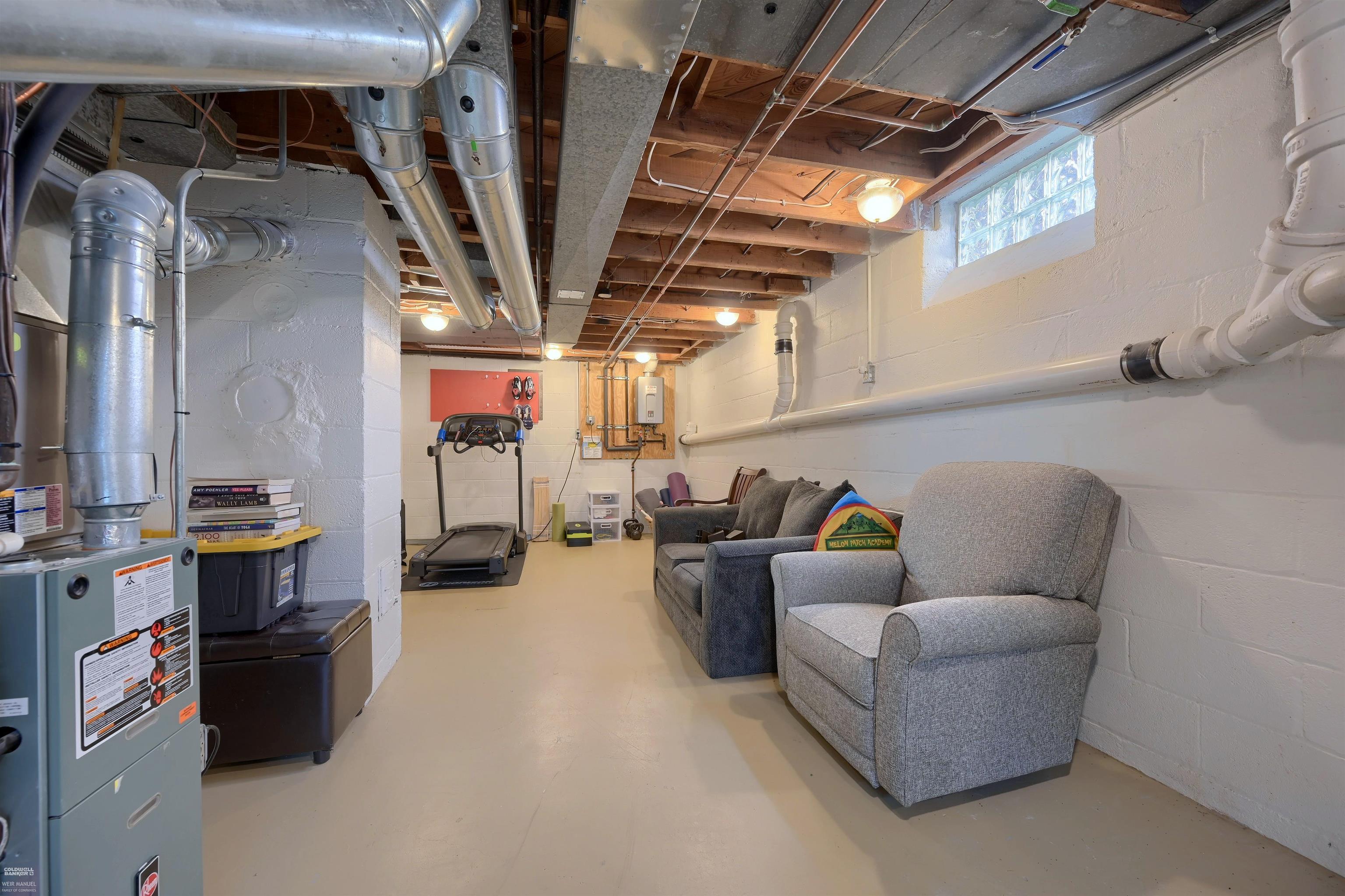 1496 Roslyn Road