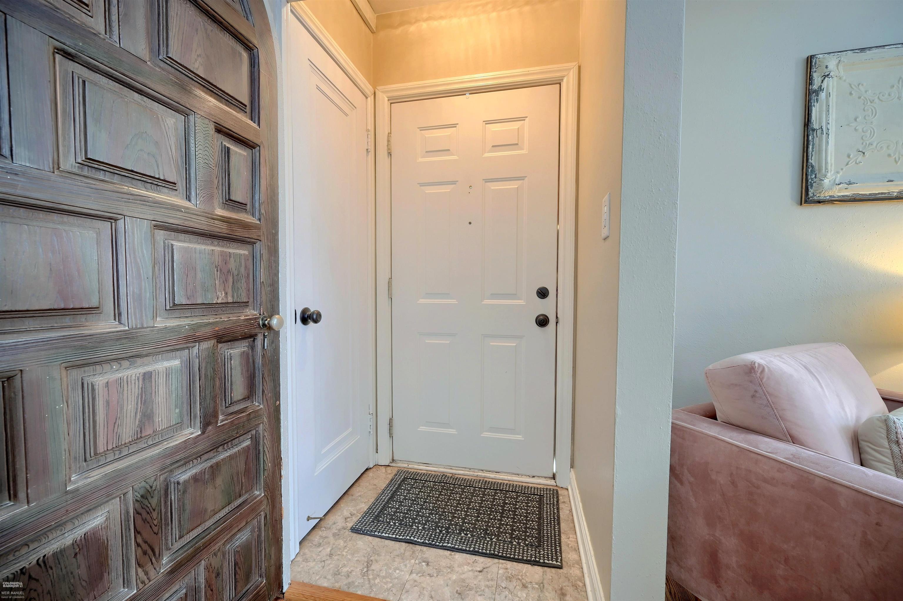 1496 Roslyn Road