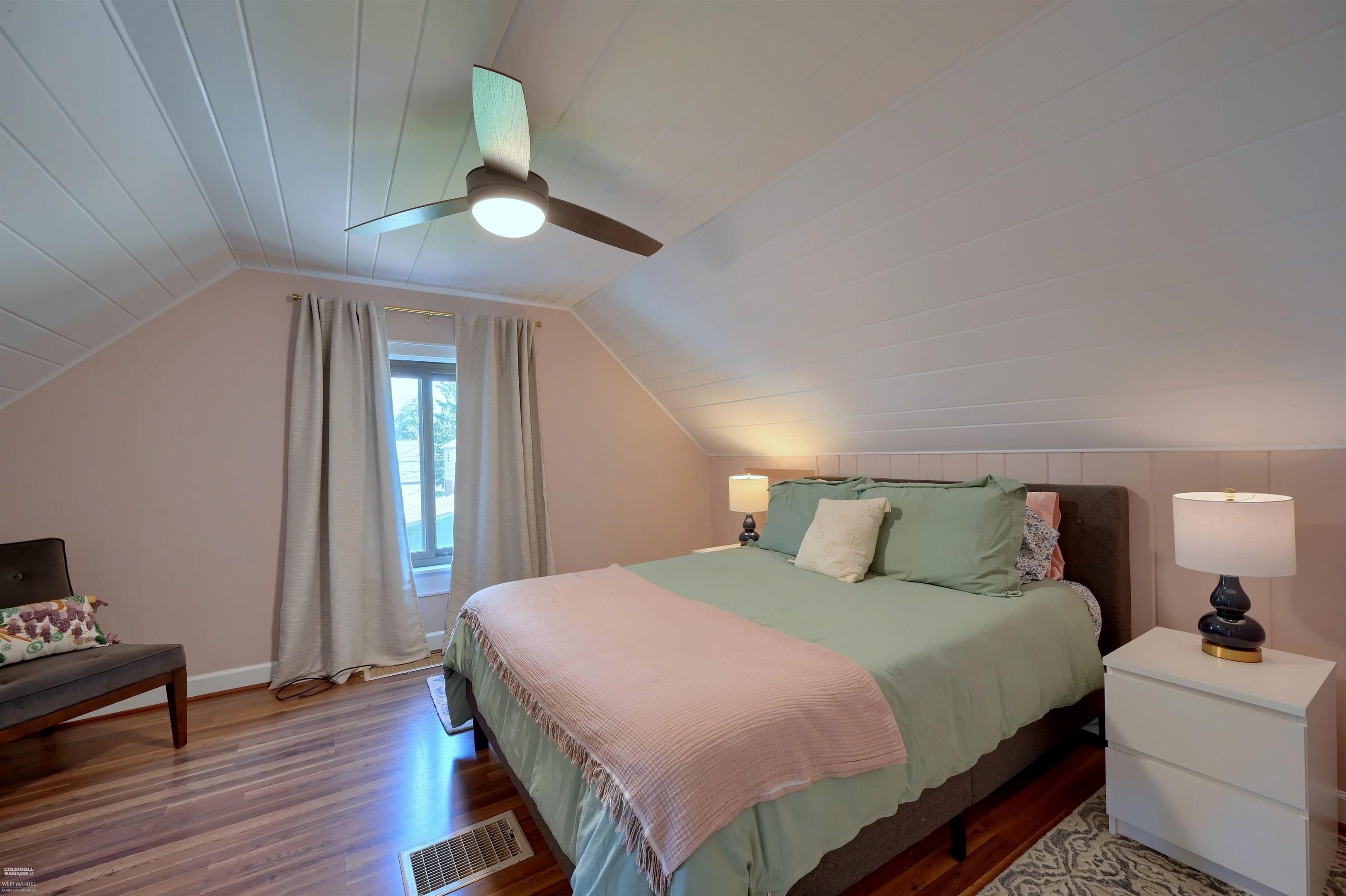 1496 Roslyn Road